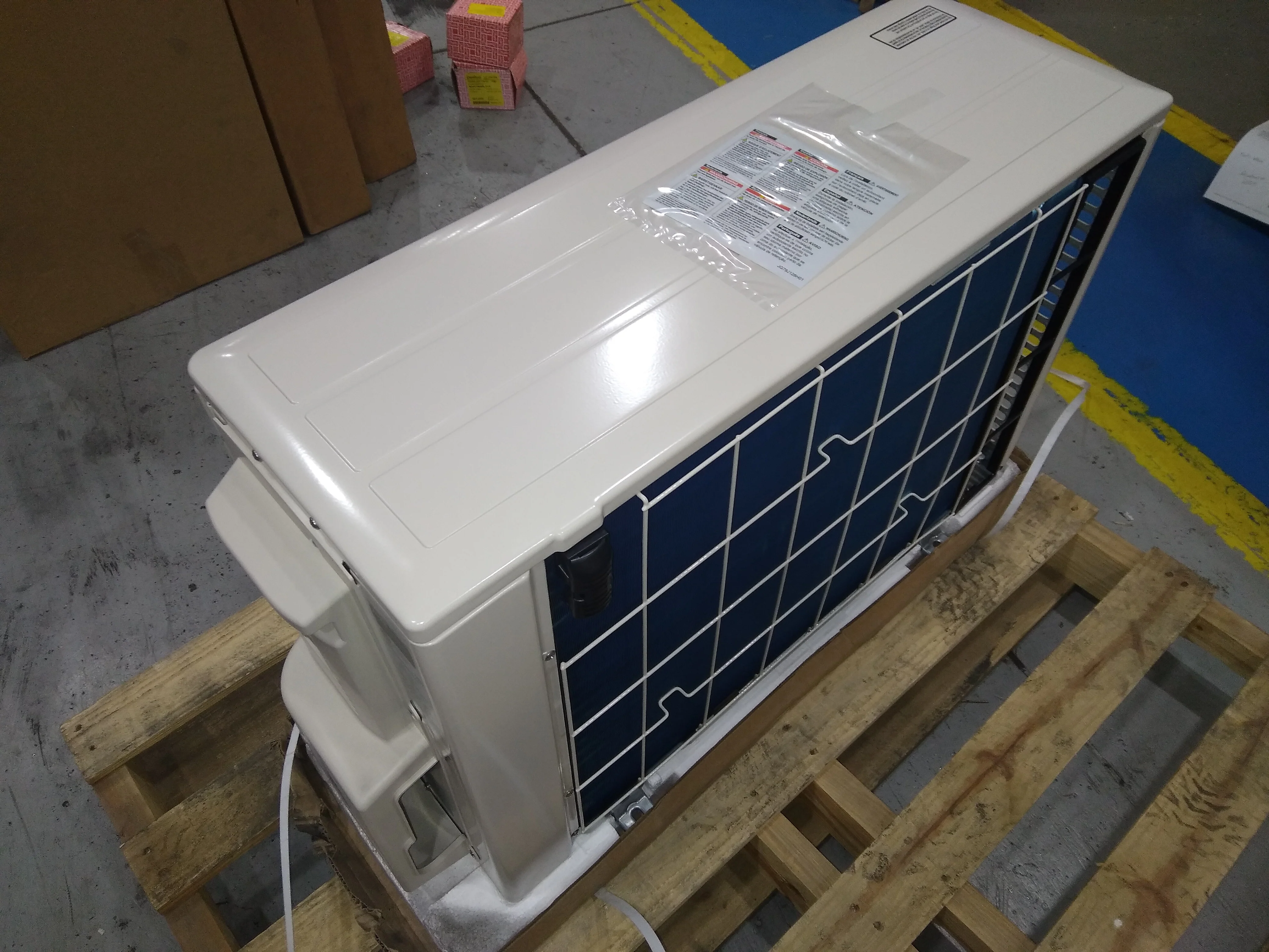 9,000 BTU Single-Zone Inverter Outdoor Heat Pump Mini Split Unit, 24.6 SEER 208-230/60/1 R-410A - Image 3