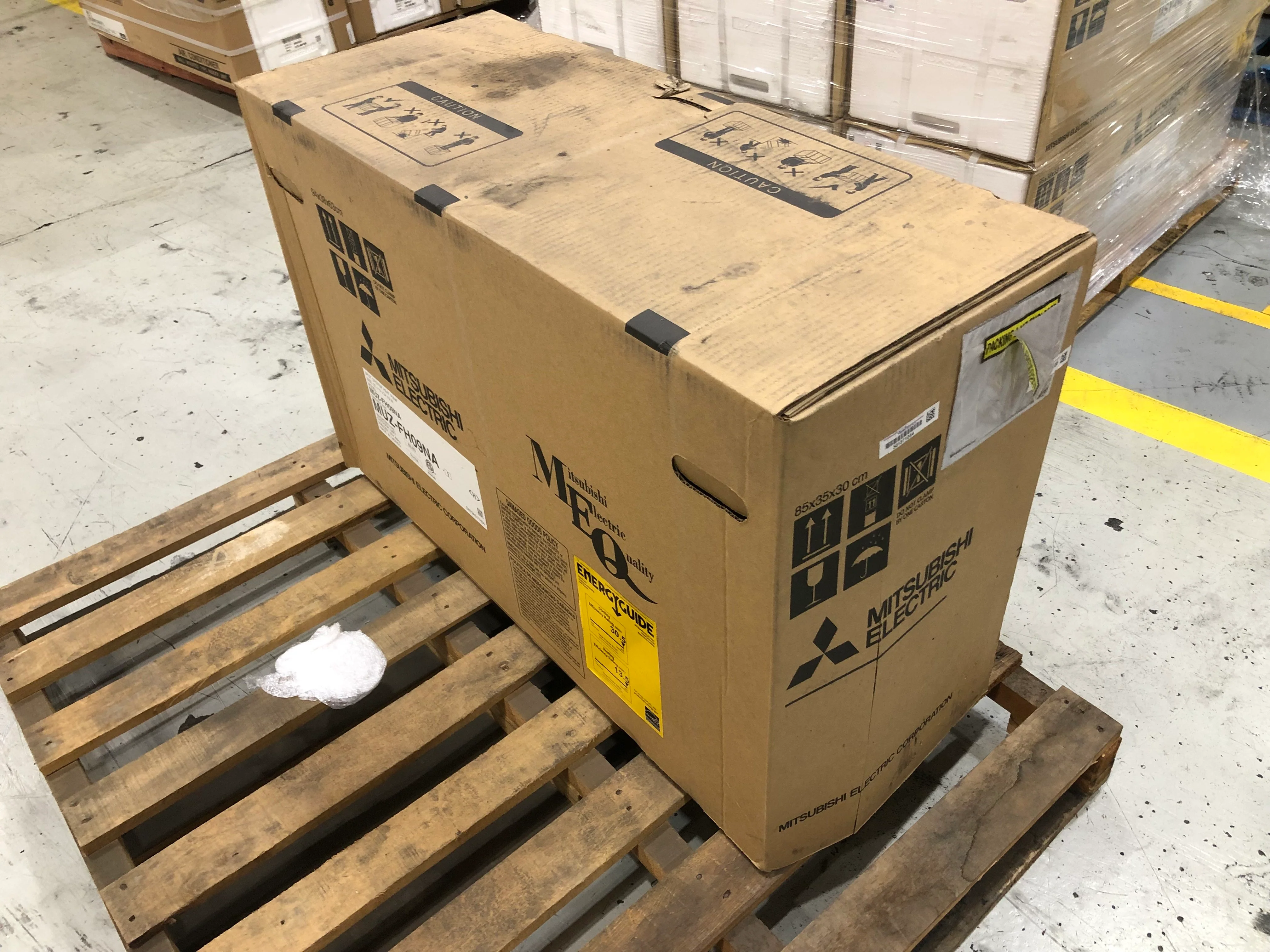 9,000 BTU Single-Zone Outdoor Mini-Split Heat Pump, 30.5 SEER 208-230/60/1 R-410A - Image 3