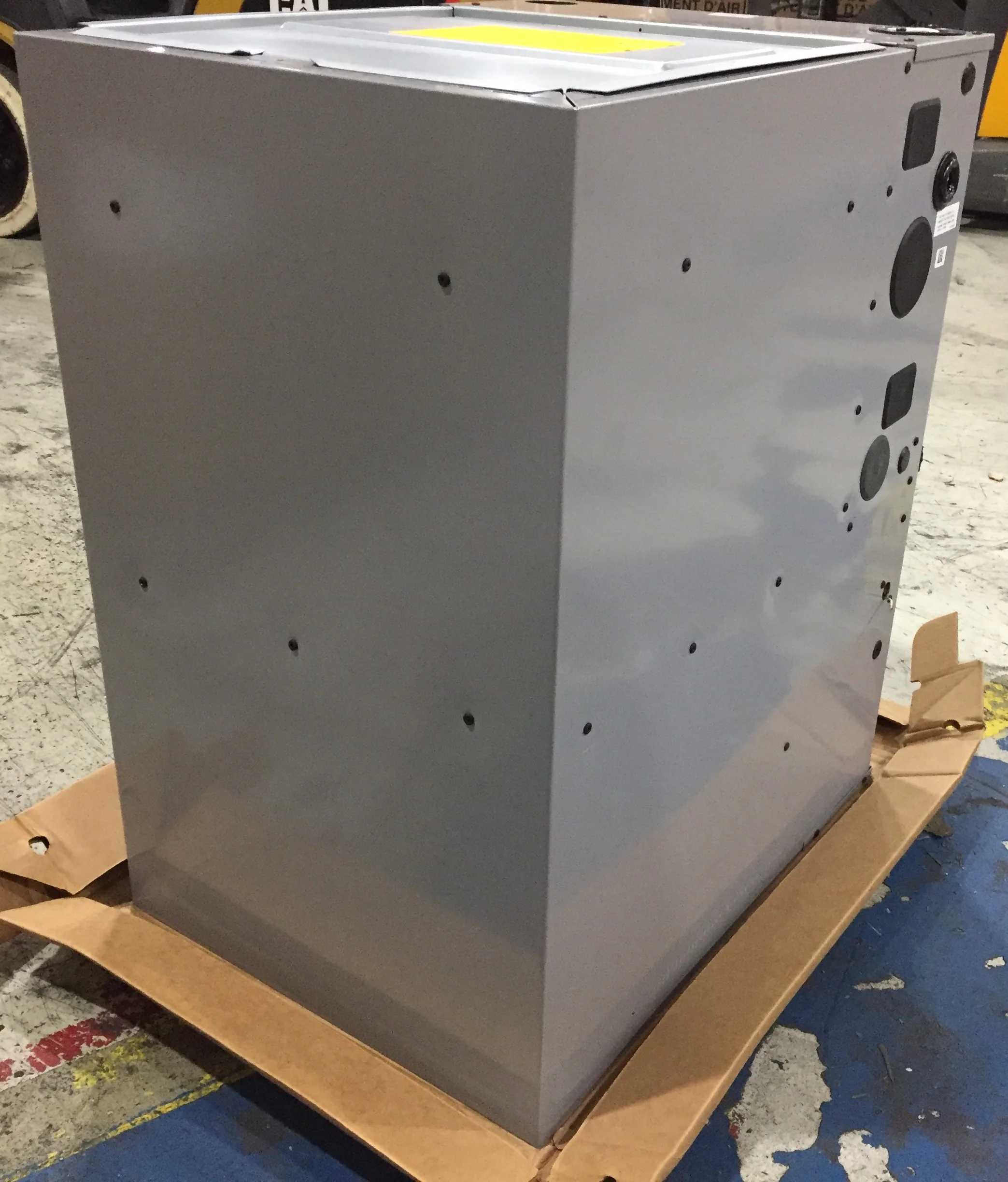 98,000 BTU 2 Stage Comm Compatible Up ECM Var Spd Gas Furnace 98% 115/60/1 CFM: 1750 - Image 4