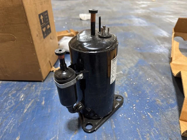 6,670 Btu AC Rotary Compressor 115/60/1 R22 - Image 2