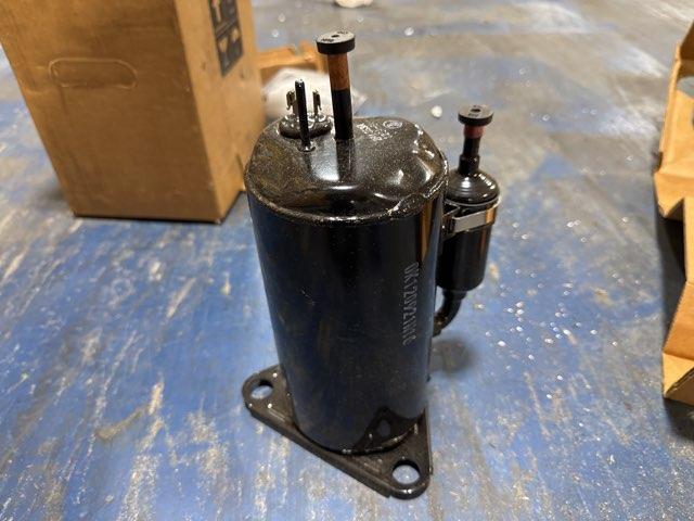 6,670 Btu AC Rotary Compressor 115/60/1 R22 - Image 4