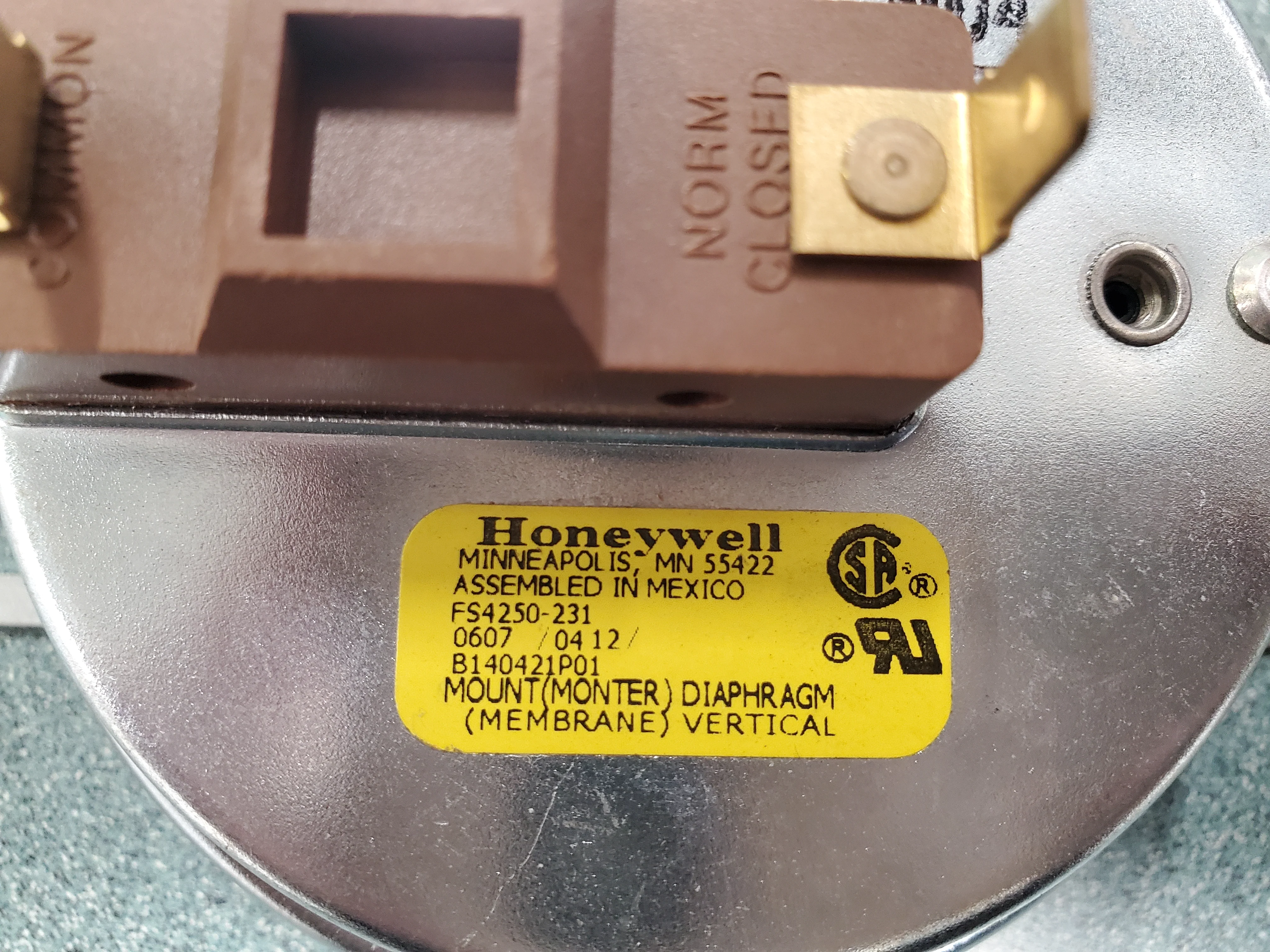 Adjustable -17 to -40 WC Pressure Switch - Image 3