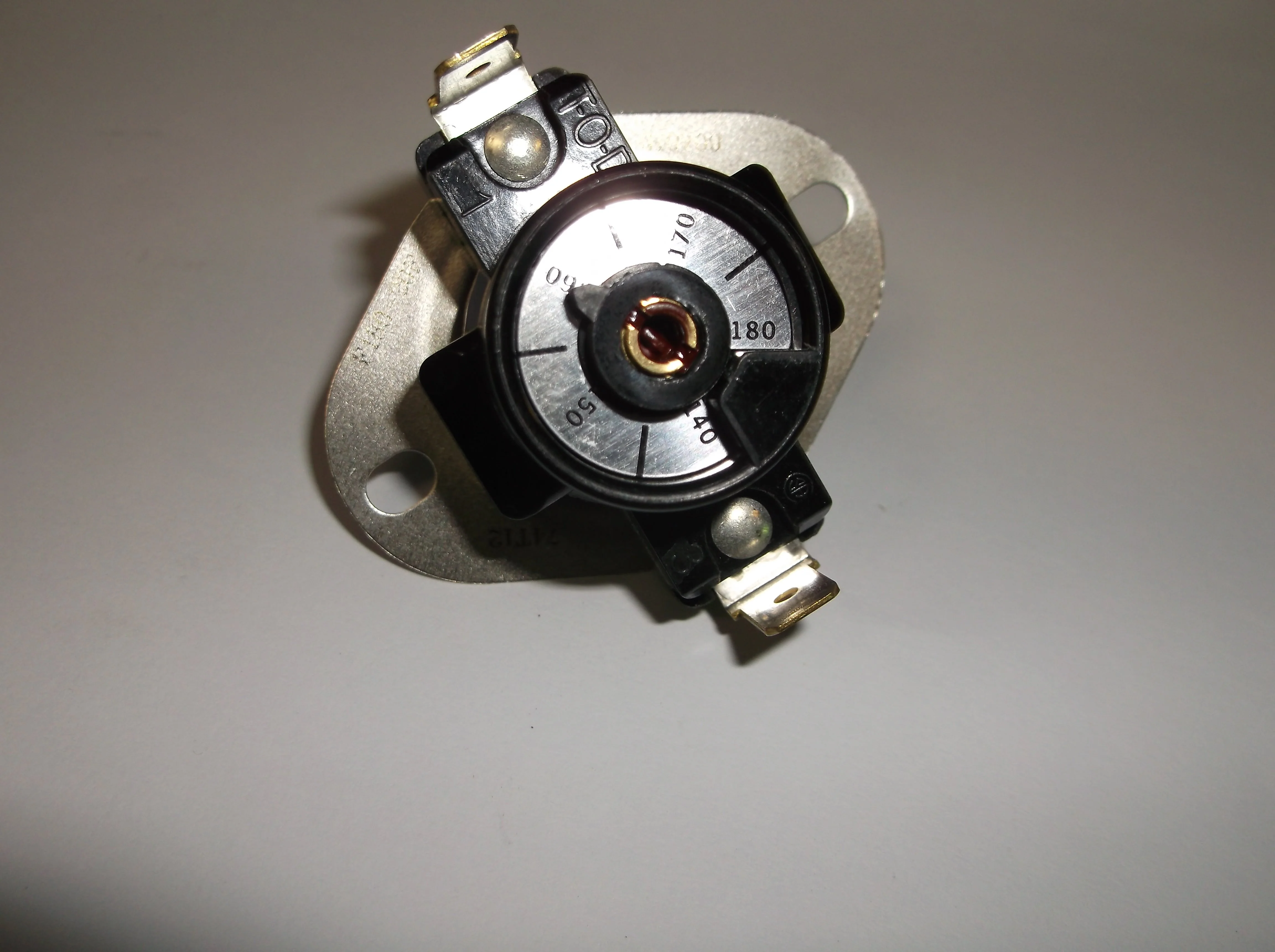 Adjustable Snap Disc Fan Control Range:140 Deg F, to 180 Deg F, (SPST) Diff:20 Deg F. - Image 3