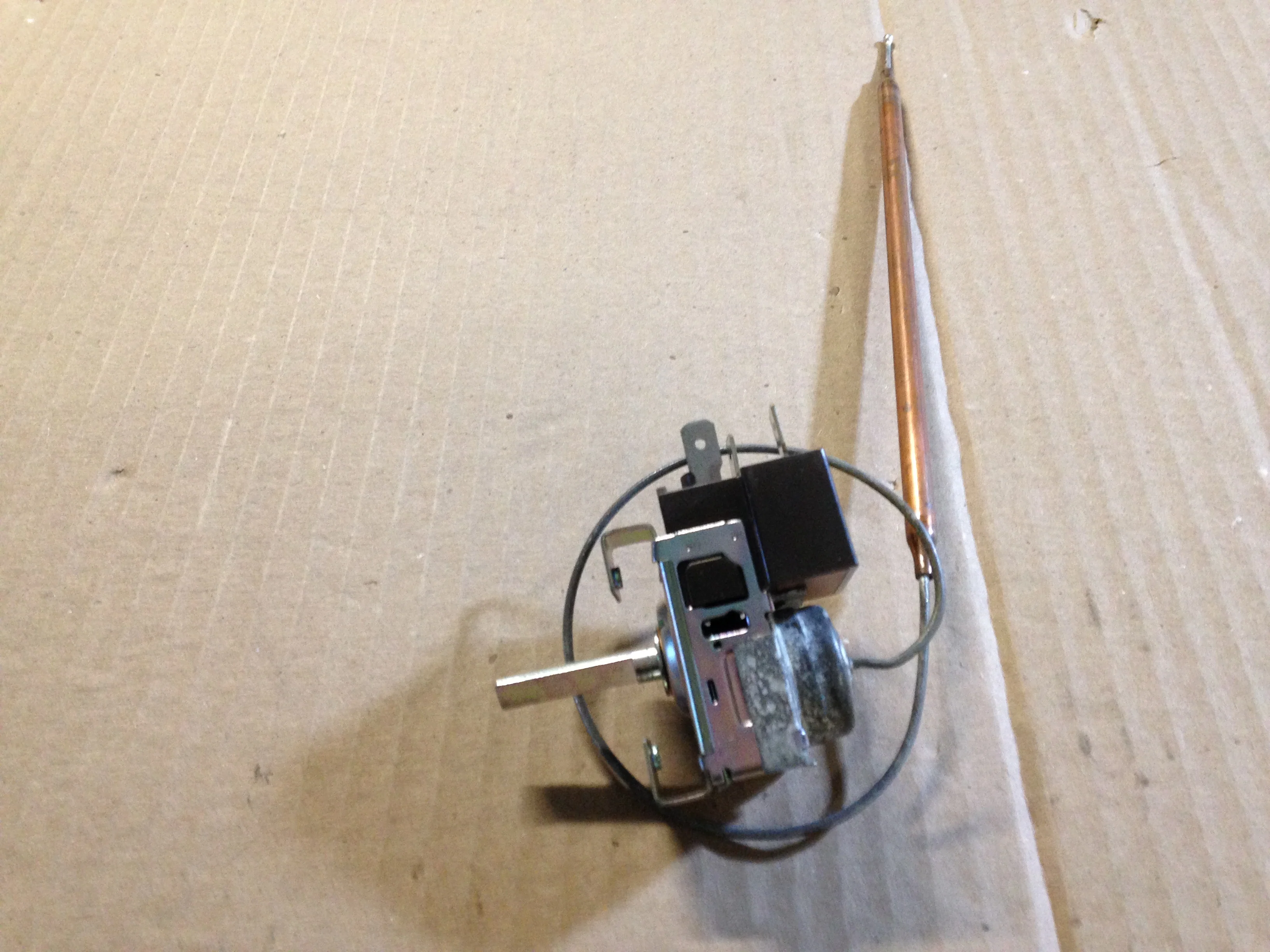 Air Conditioner Temperature Control Thermostat, 120-240 VAC - Image 3