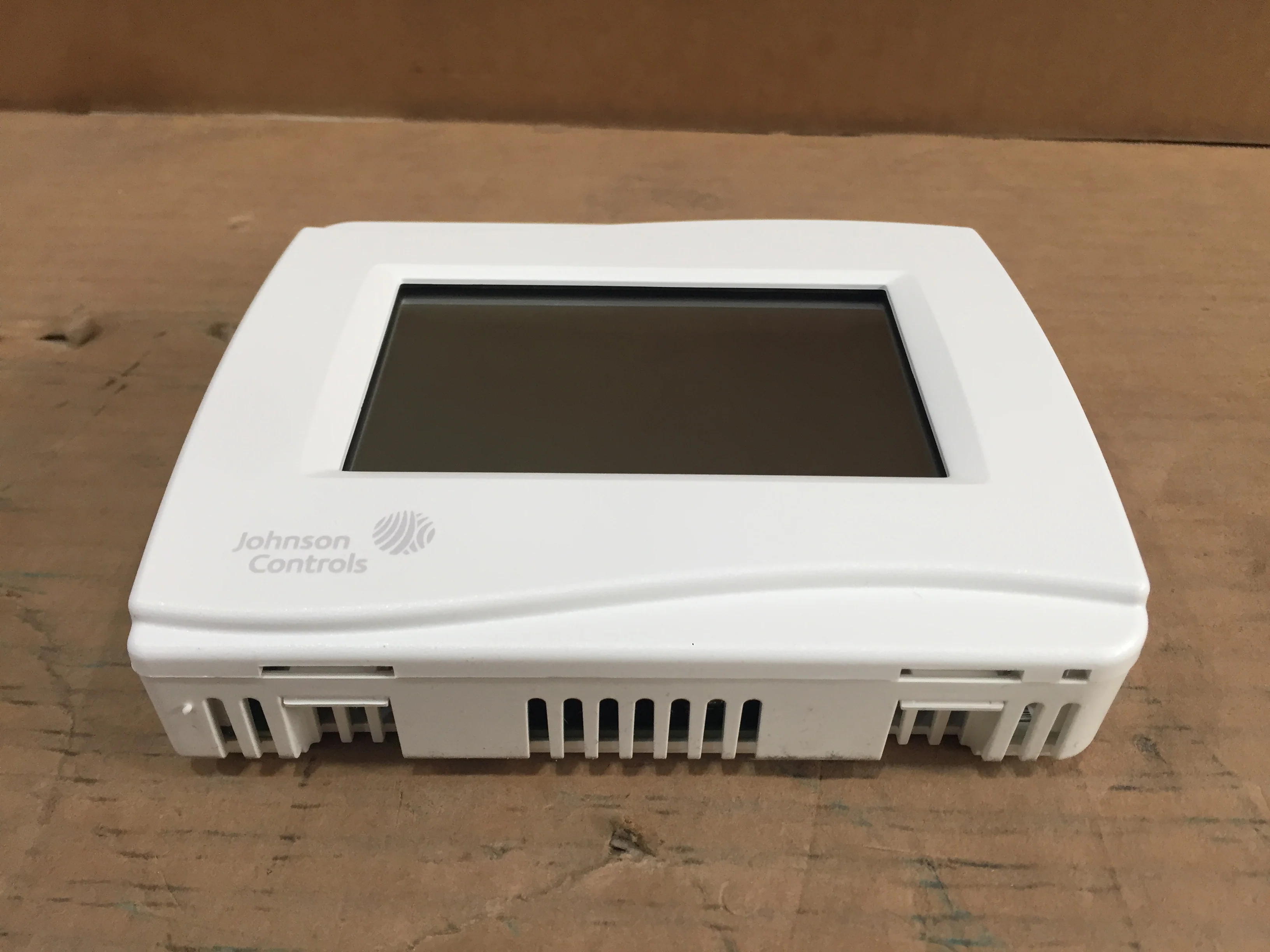 Bacnet, N2 And Mstp Networked Thermostat Controller With Economizer; 24V - Image 2
