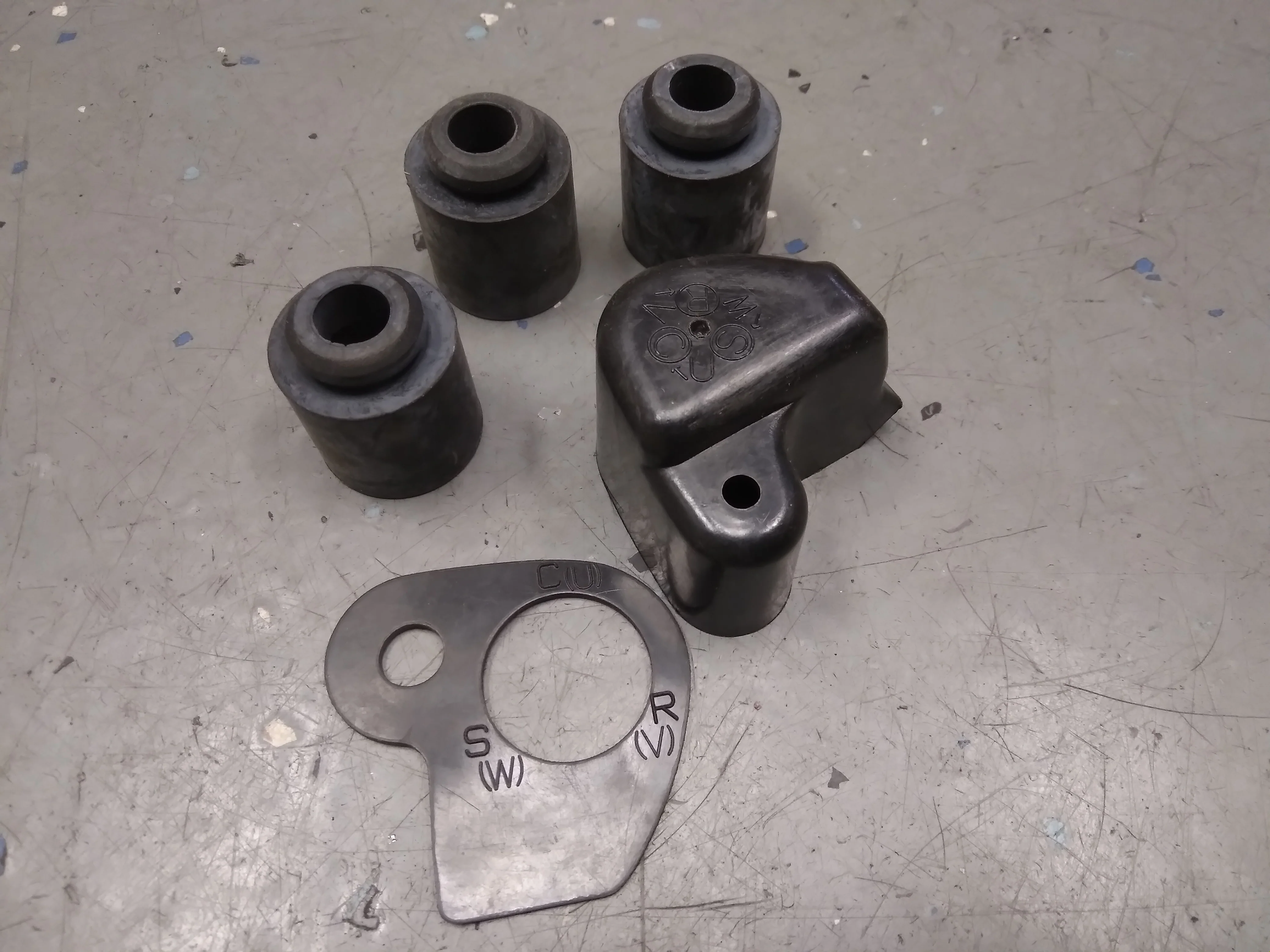 COMPRESSOR MOUNTING ACCESSORY FOR "TTK" SERIES COMPRESSORS