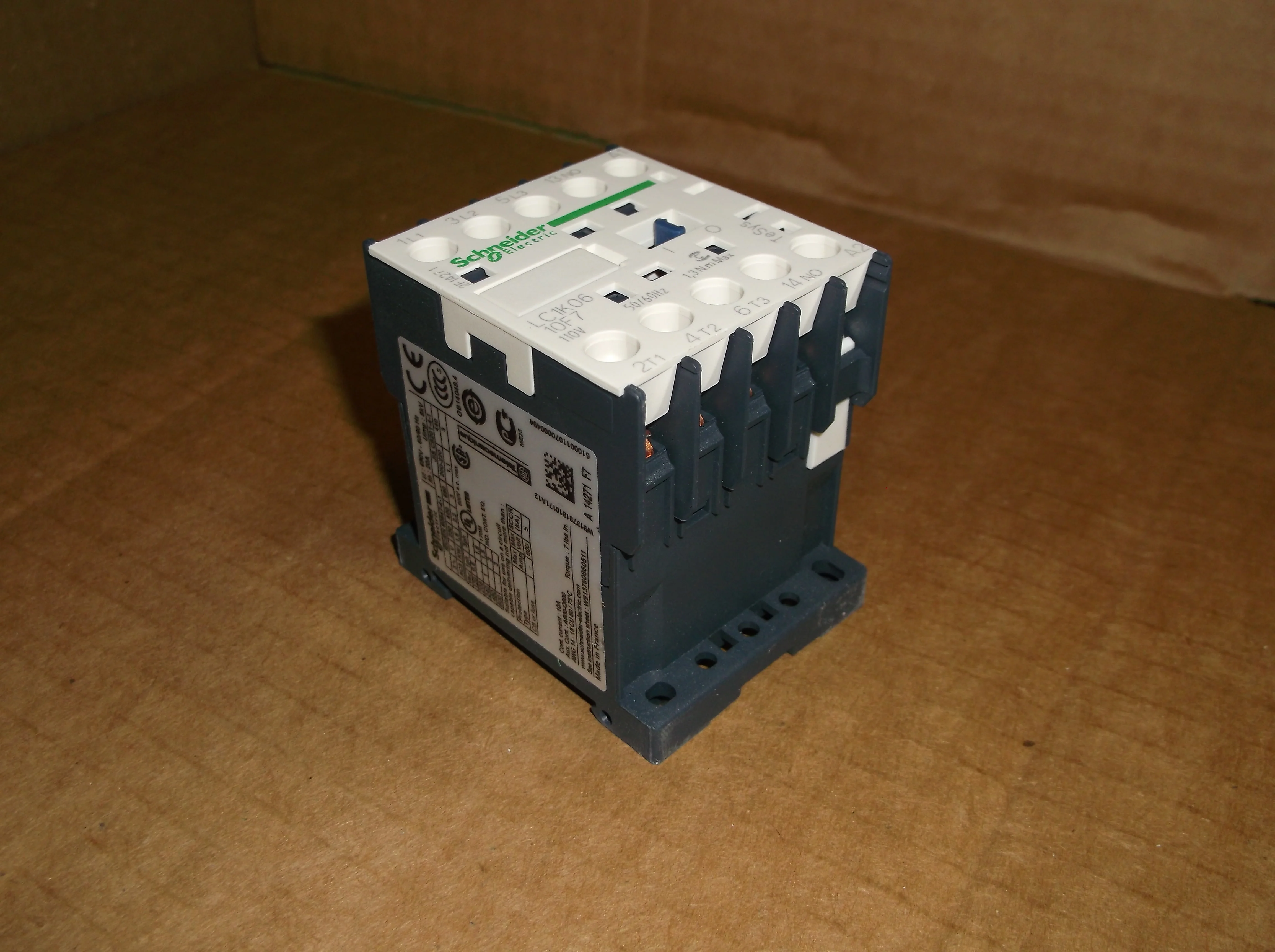 Contactor,Non-Reversing,110VAC Coil,6A,3-Pole,1No Aux.,Din Rail,Tesys K - Image 3