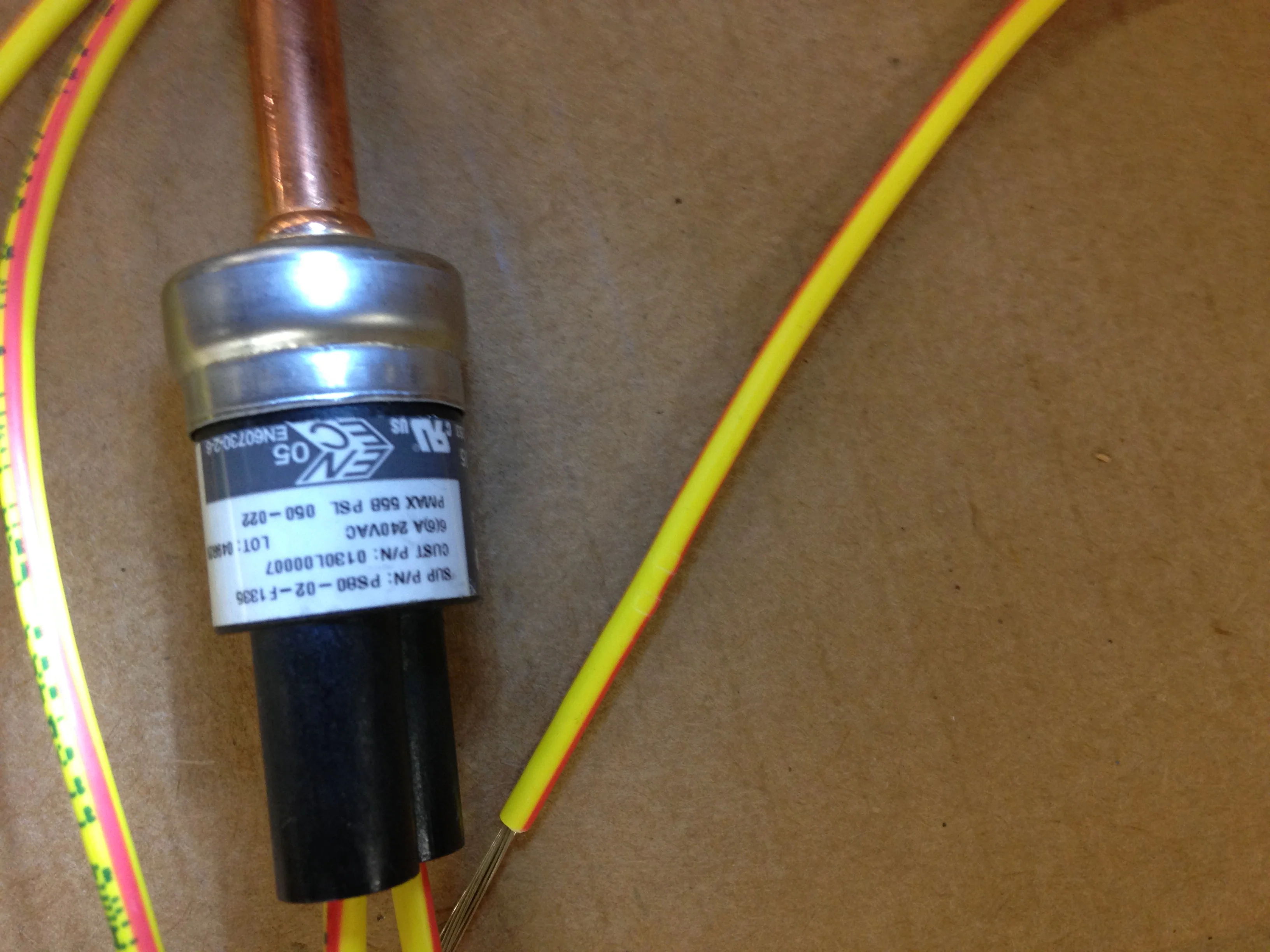 CUT-OUT LOW PRESSURE SENSOR, 240VAC - Image 4