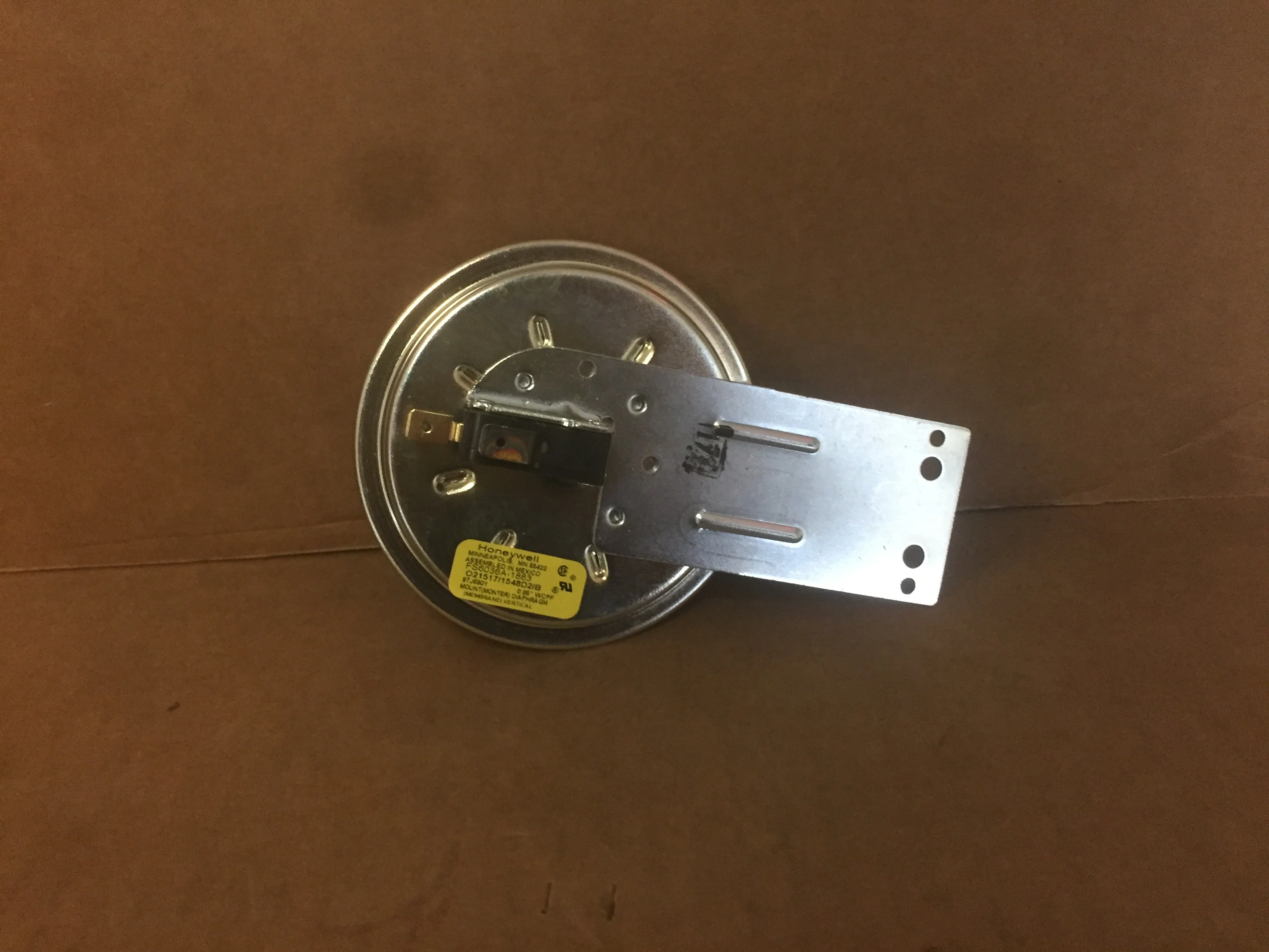 Diaphragm Actuate Pressure Switch - Image 3