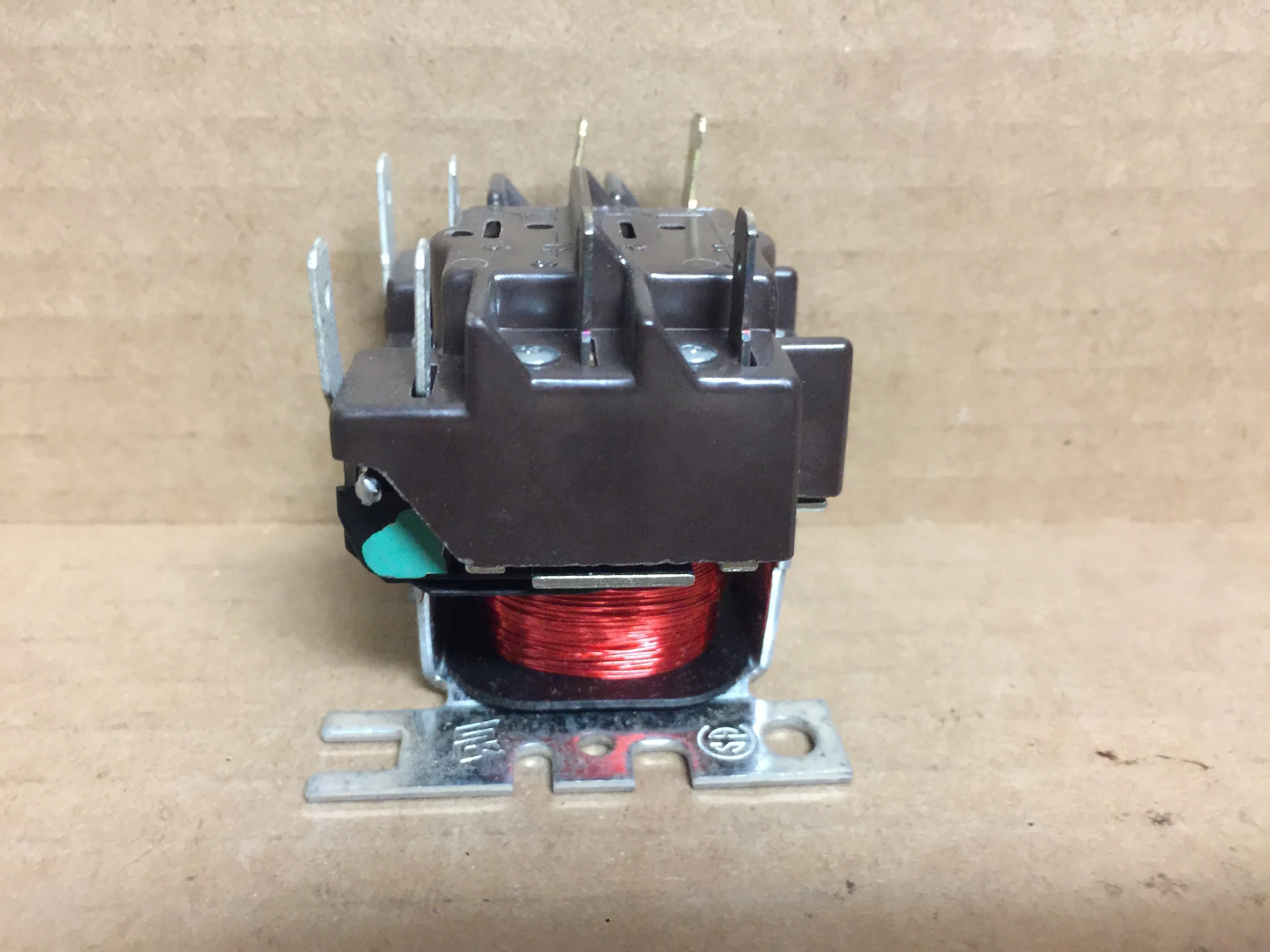 DPST Relay; Coil: 24 V, 50/60 Hz - Image 3