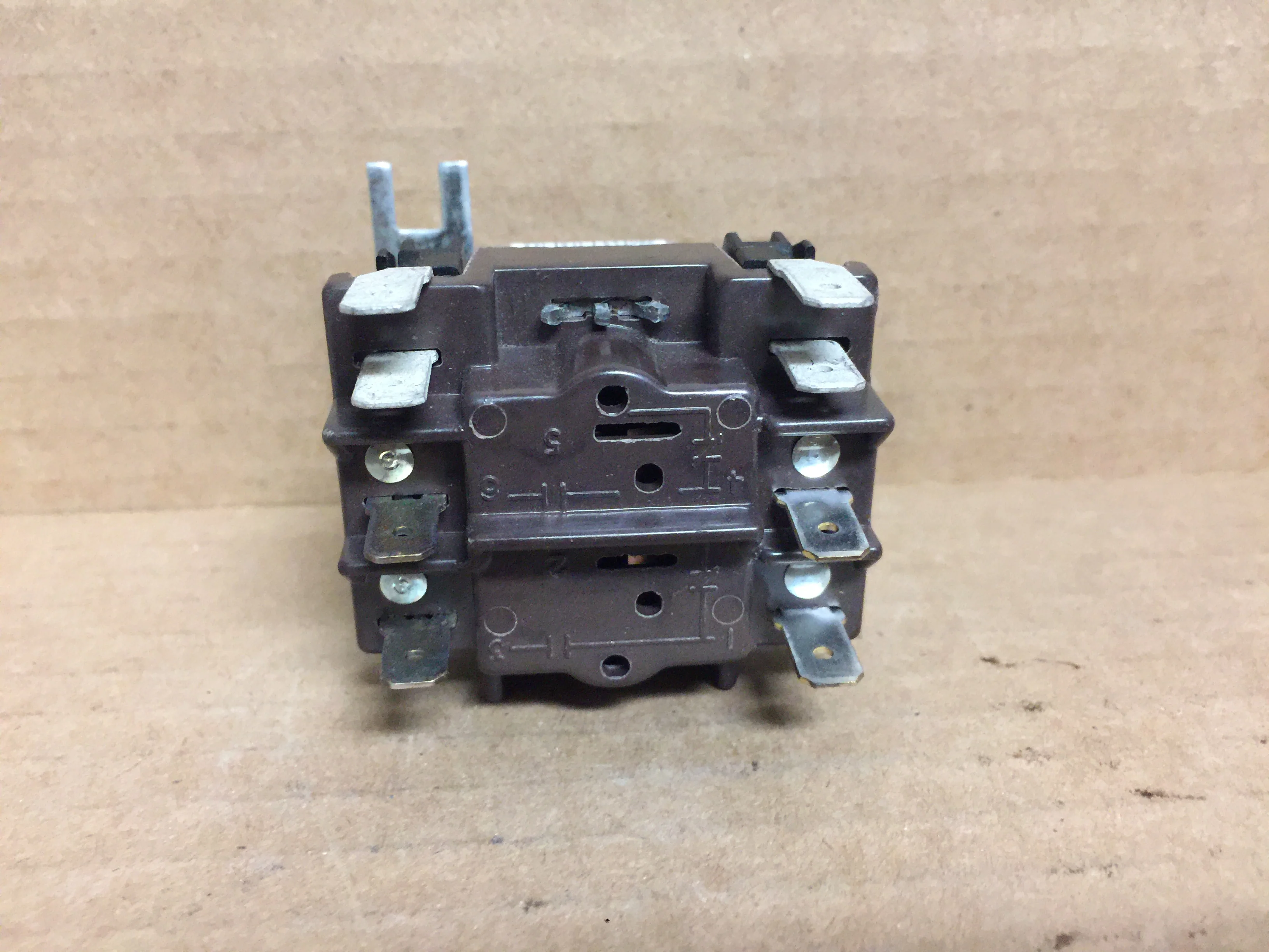 DPST Relay; Coil: 24 V, 50/60 Hz - Image 4