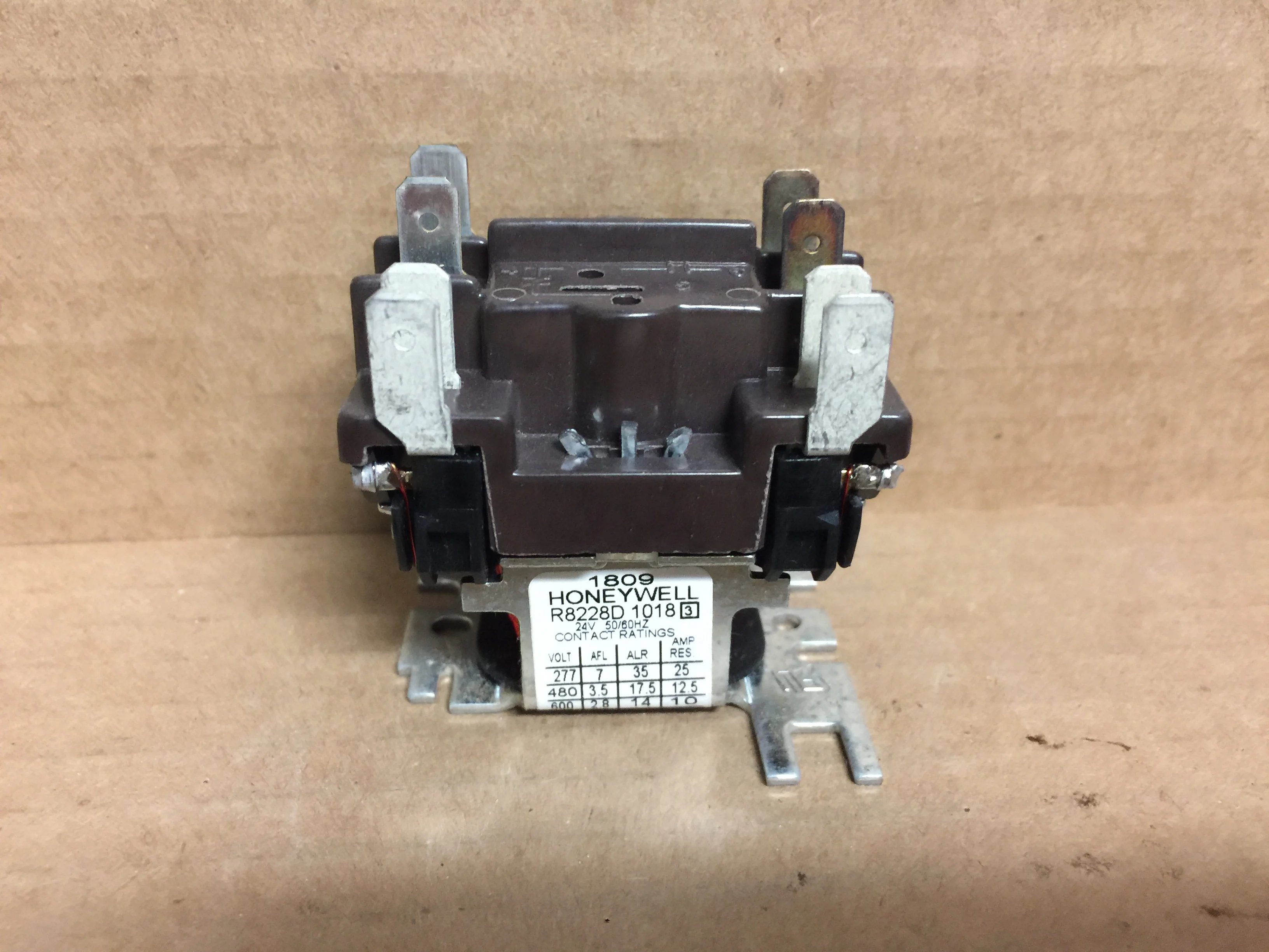 DPST Relay; Coil: 24 V, 50/60 Hz - Image 7