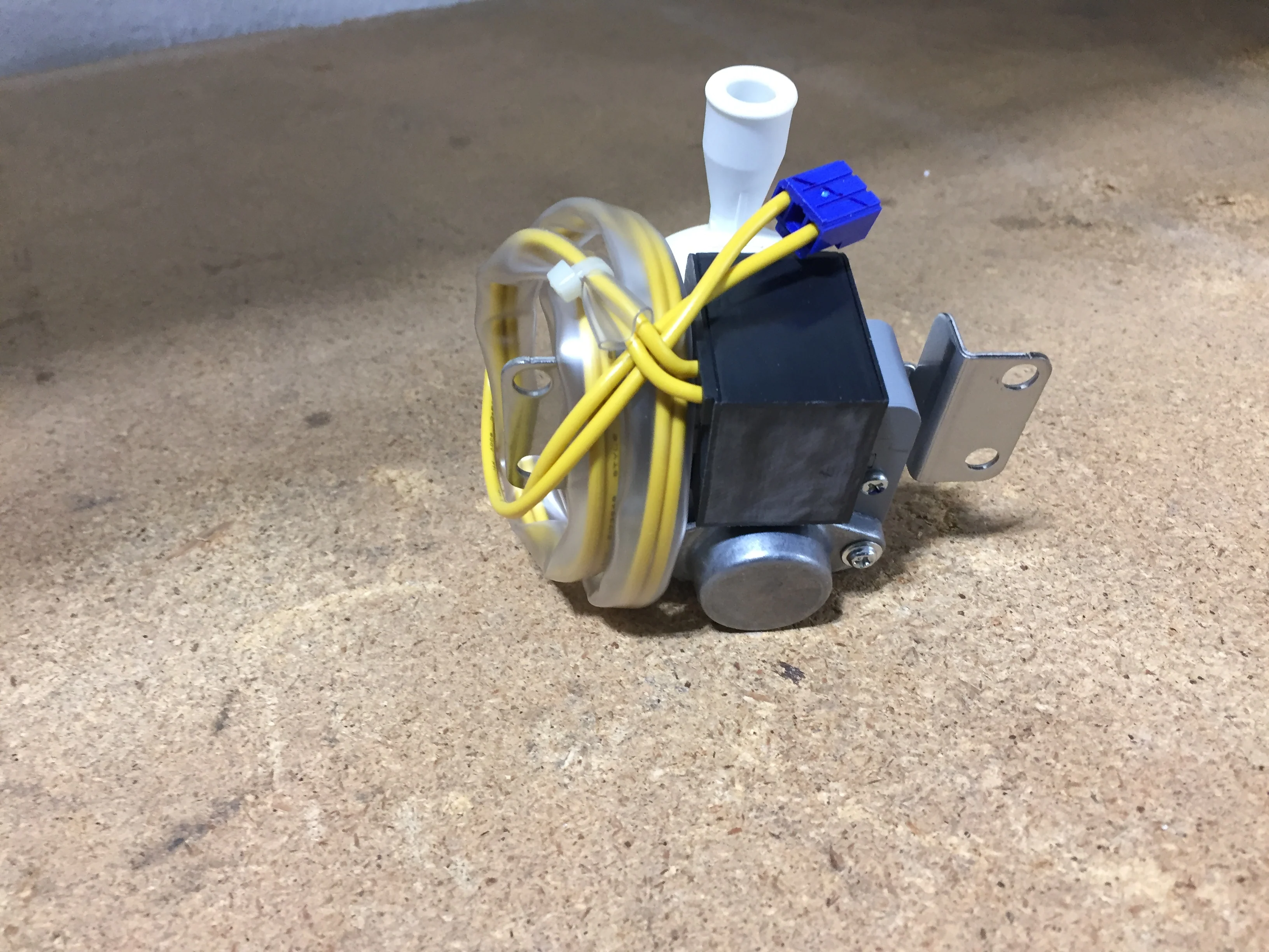 Drain Pump 220-240 Volt 2500-2800 RPM 50/60 Hz - Image 6