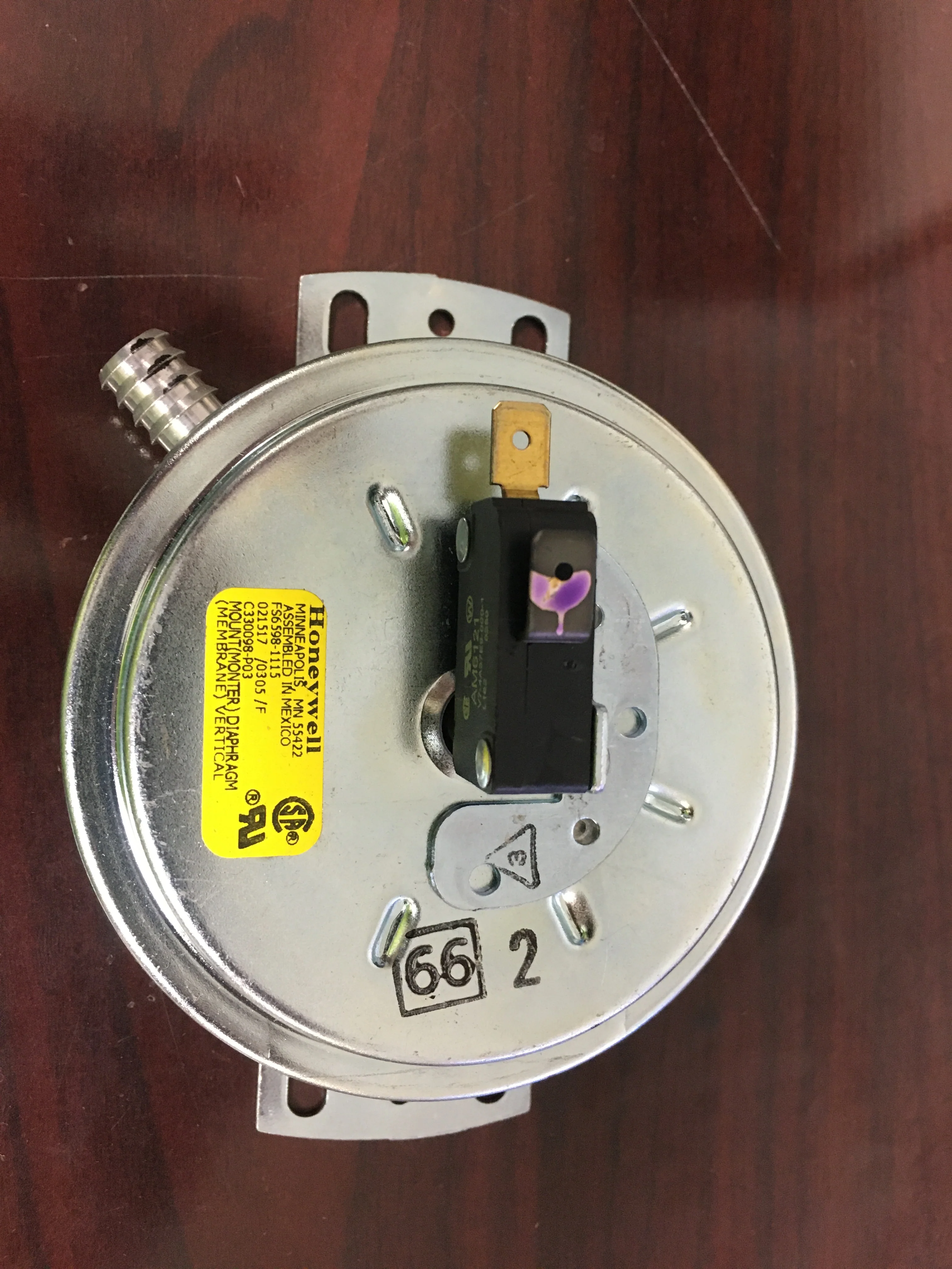 Dual Port Pressure Switch .56"WC Single Pole - Image 5