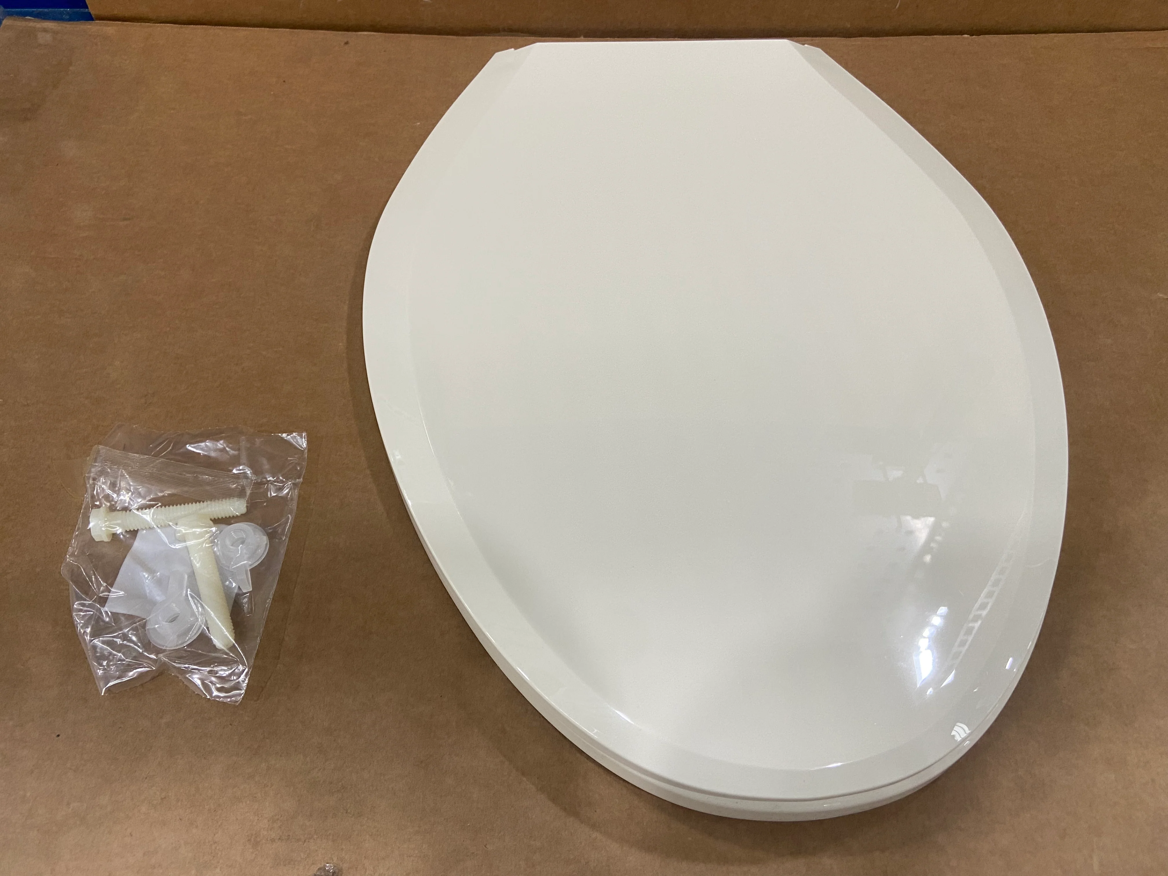 Elongated Toilet Seat with Lid, Bone
