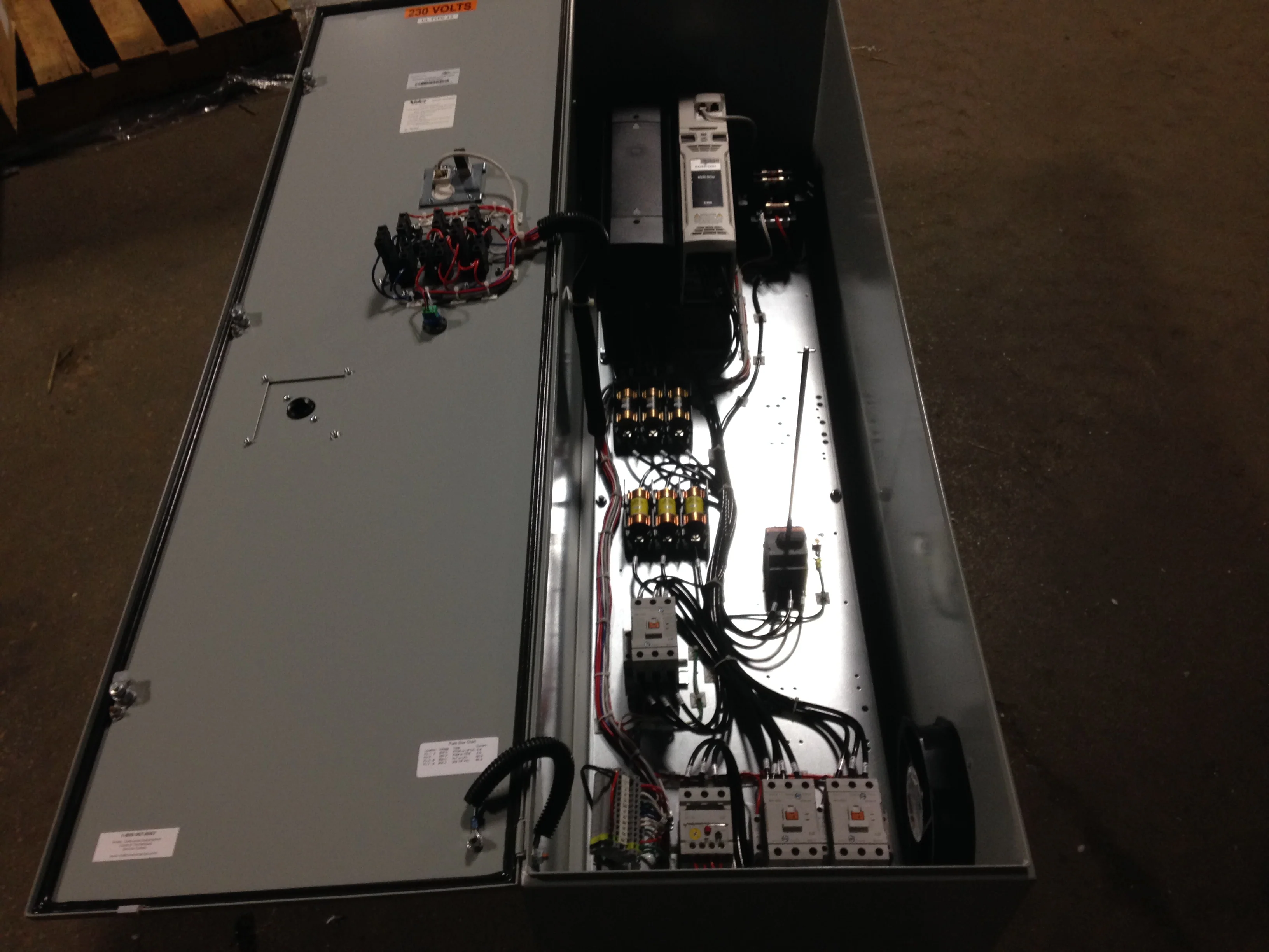 Enclosed Industrial Control Panel, 230/50-60/3 - Image 3