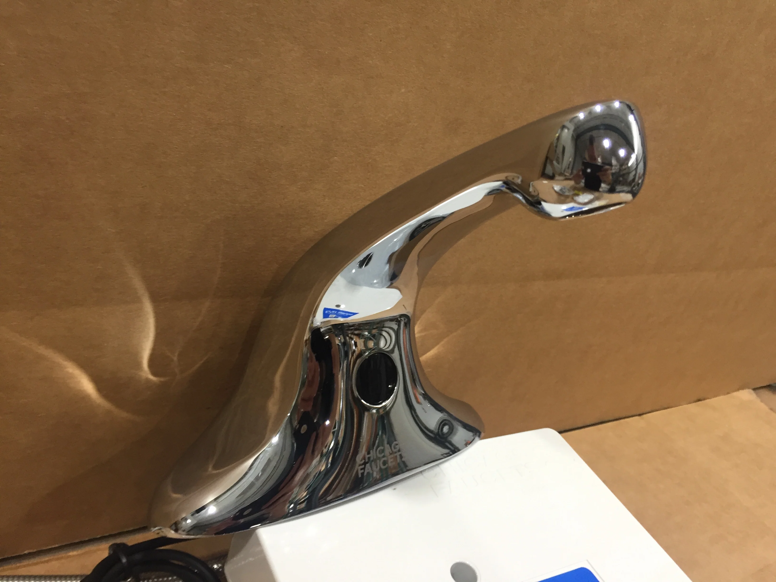 EVR Deck-Mounted Dual-Supply Battery Powered Touchless Polished Chrome Faucet - Image 3