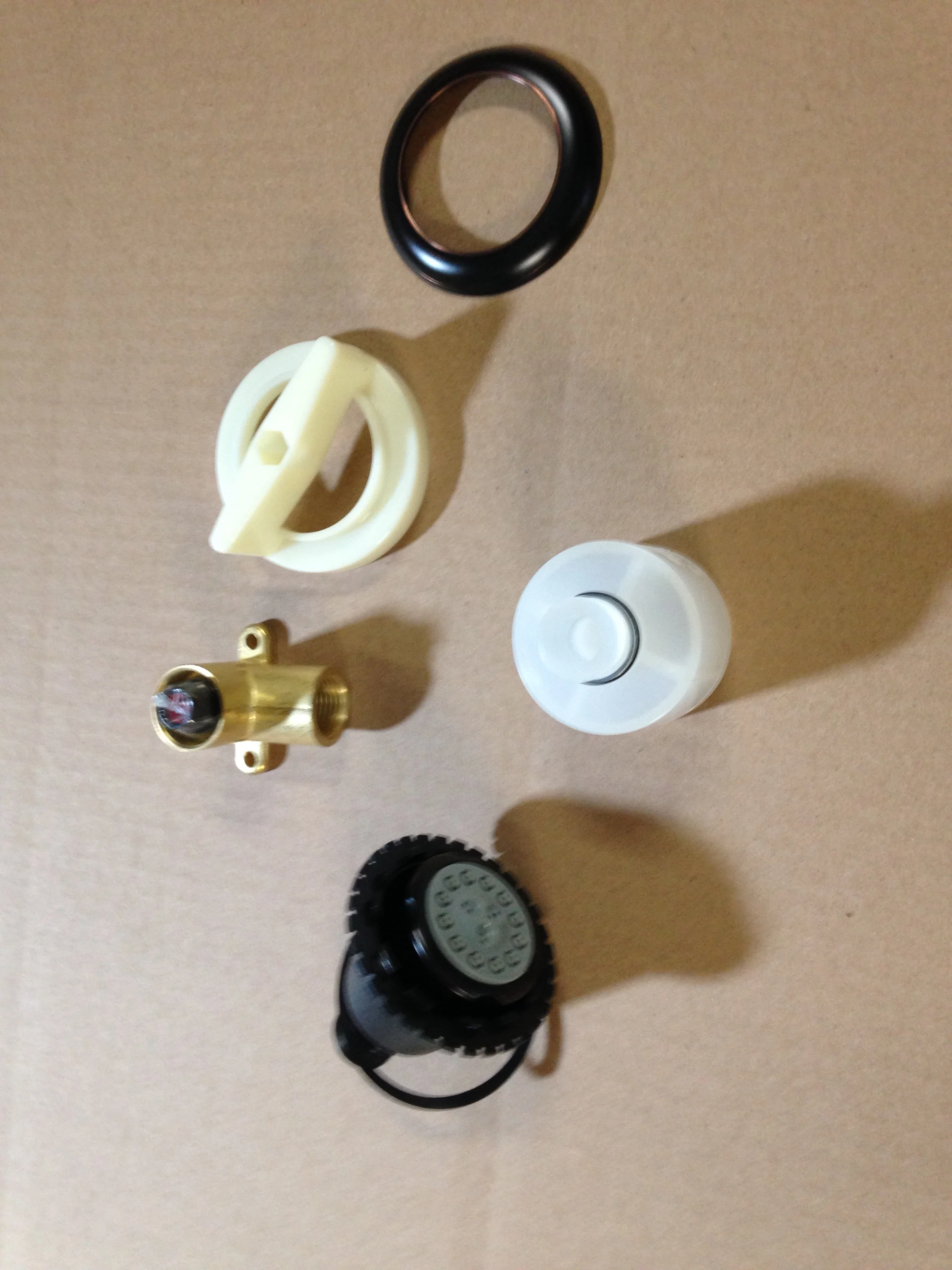 Extender Round Body Spray, Legacy Bronze - Image 2