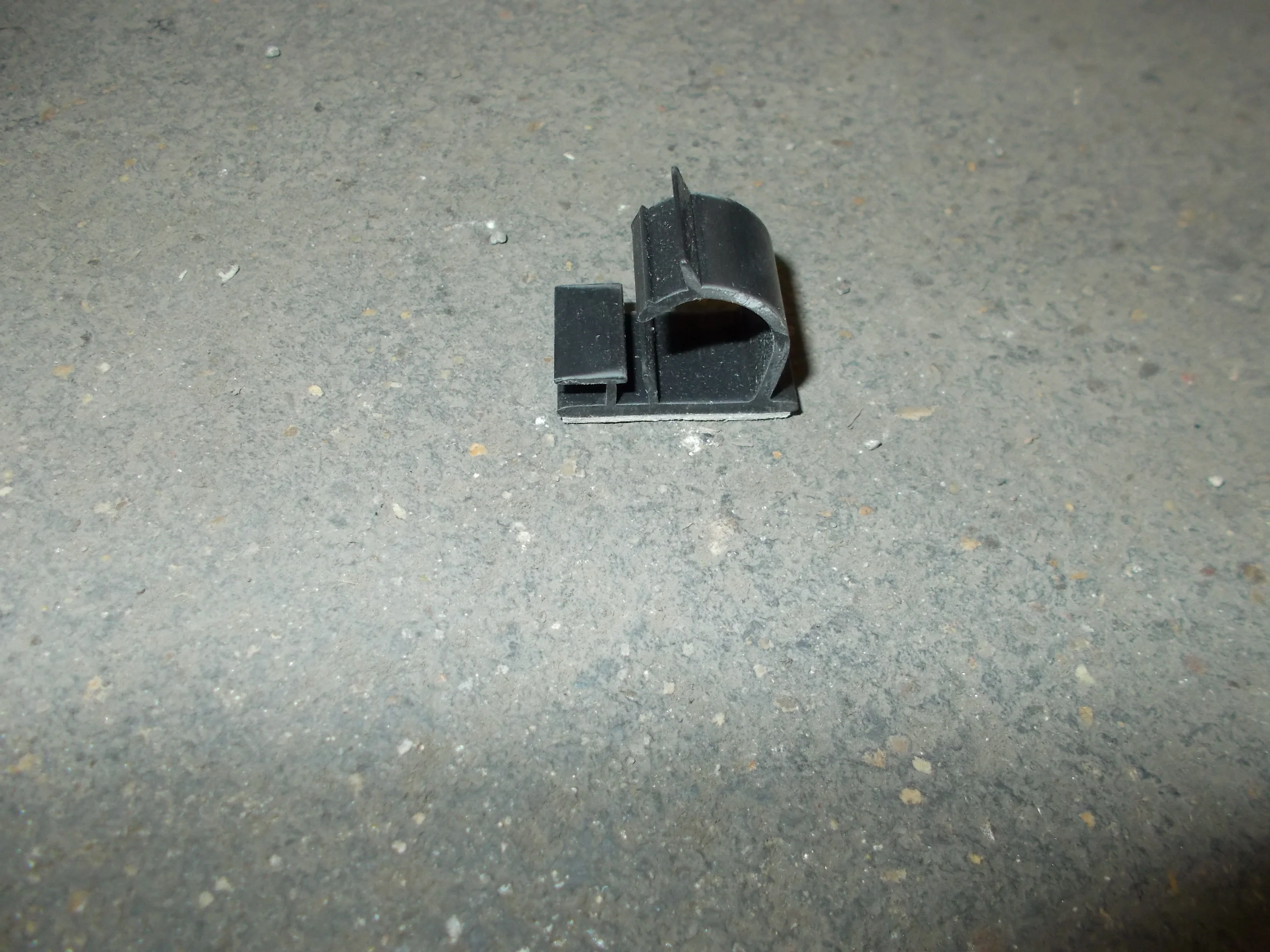 FASTENER, STICK-ON WIRE SUPPORT - Image 2