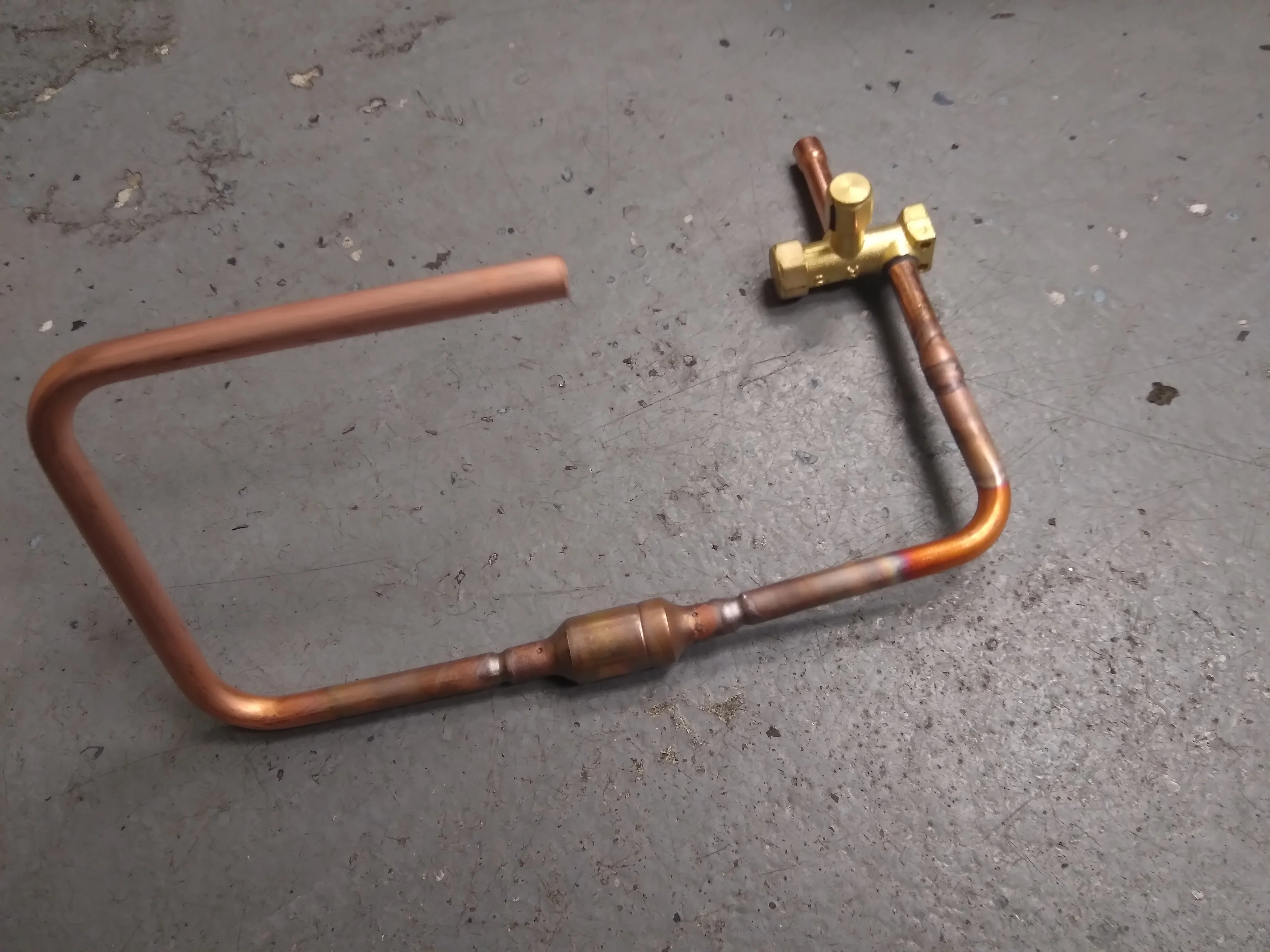 High Pressure Tube Assembly with Service Valve - Image 3