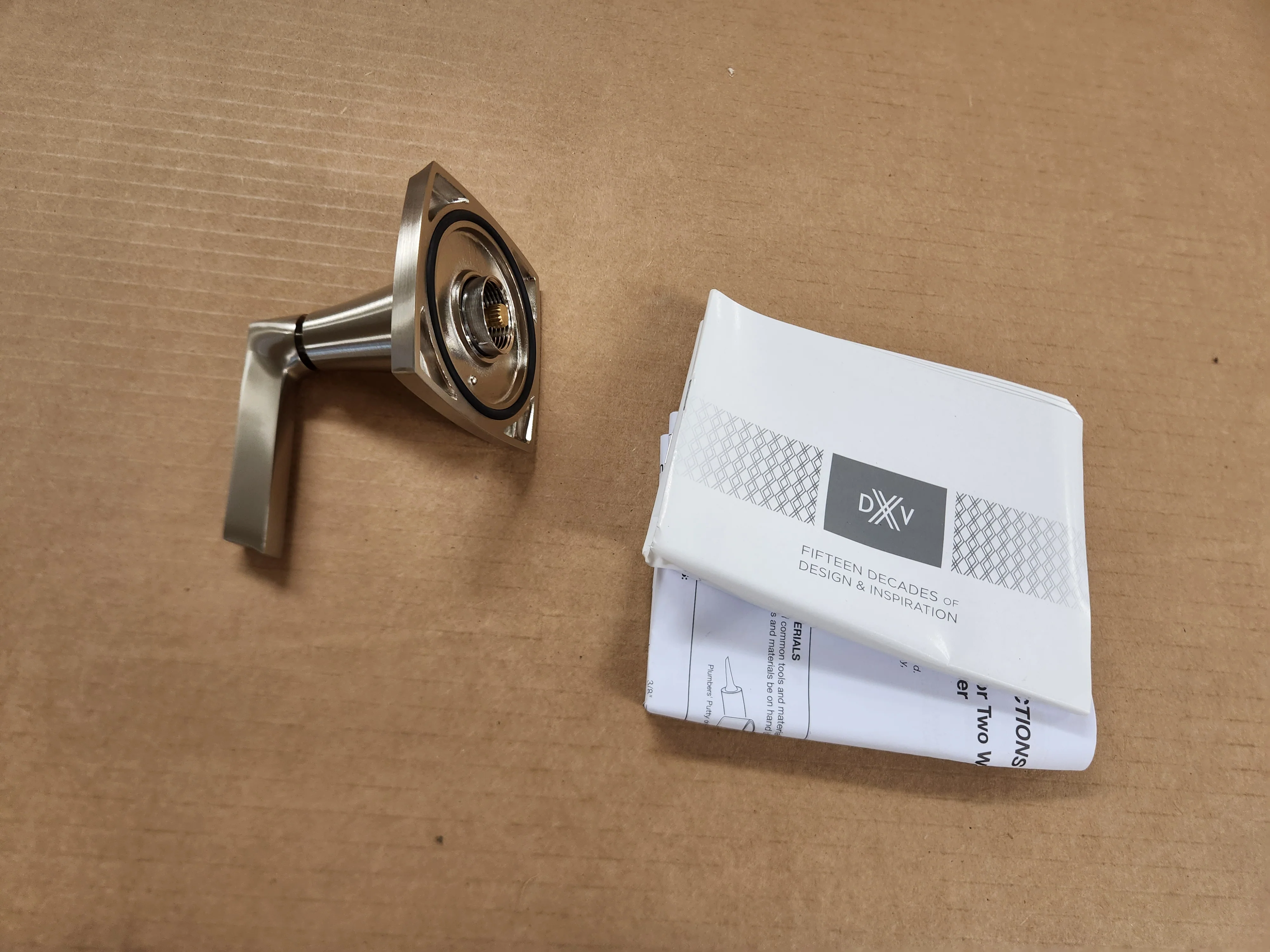 Keefe Brushed Nickel 4/3 & 3/2 Div Valve Trim - Image 2