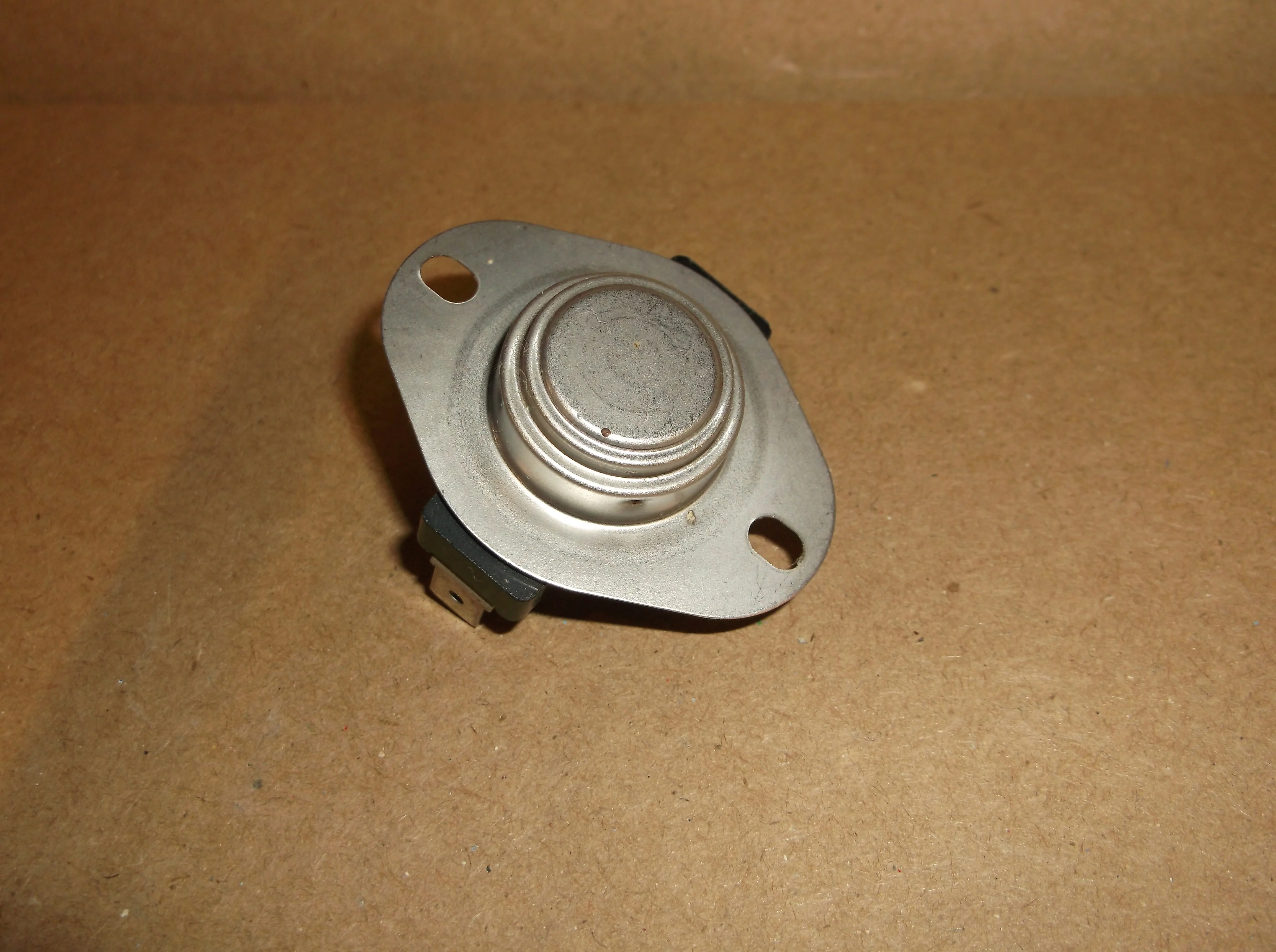 Standard Disc Limit Switch; L140-35F, 2-Terminals