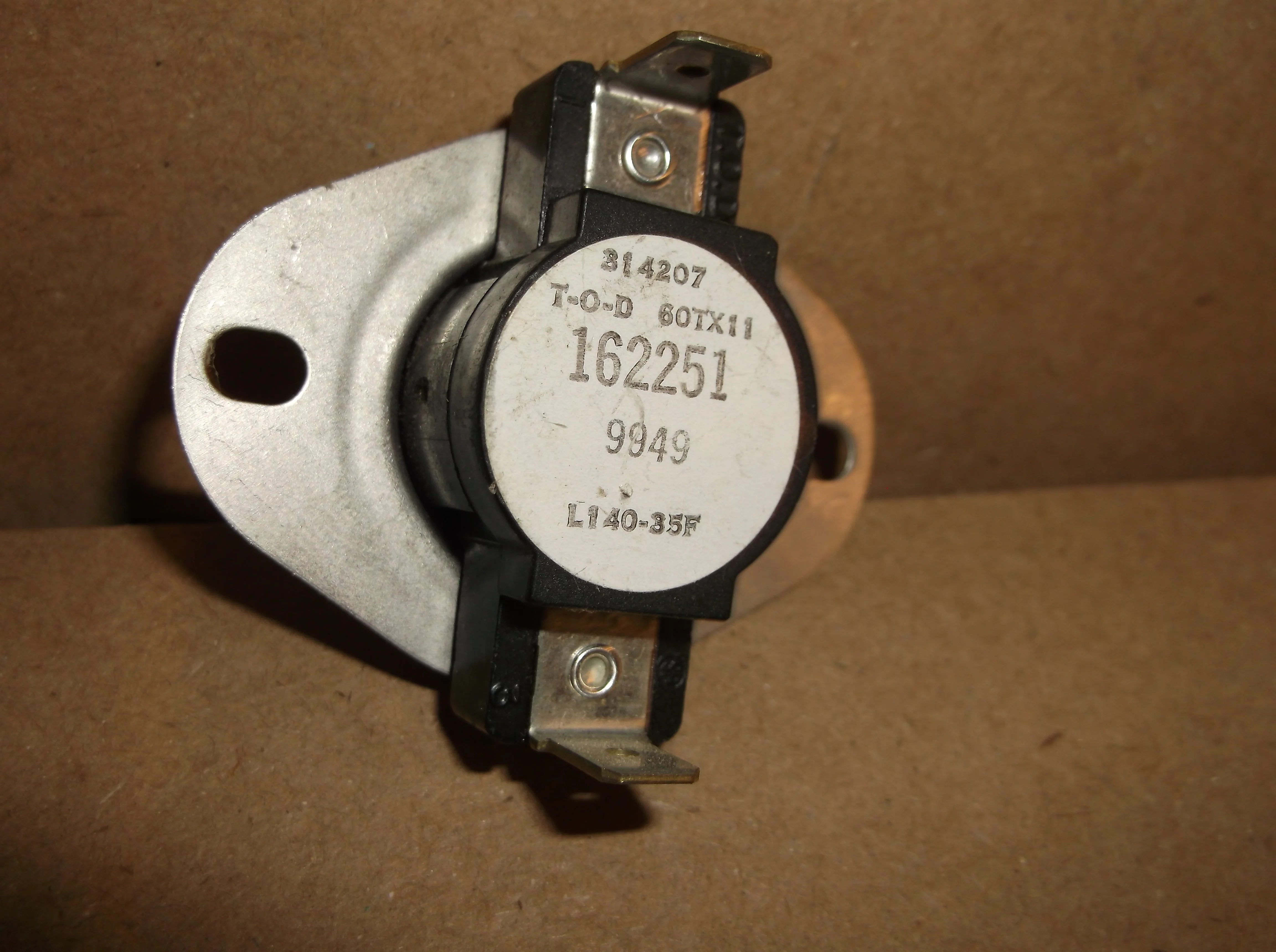 Standard Disc Limit Switch; L140-35F, 2-Terminals - Image 2