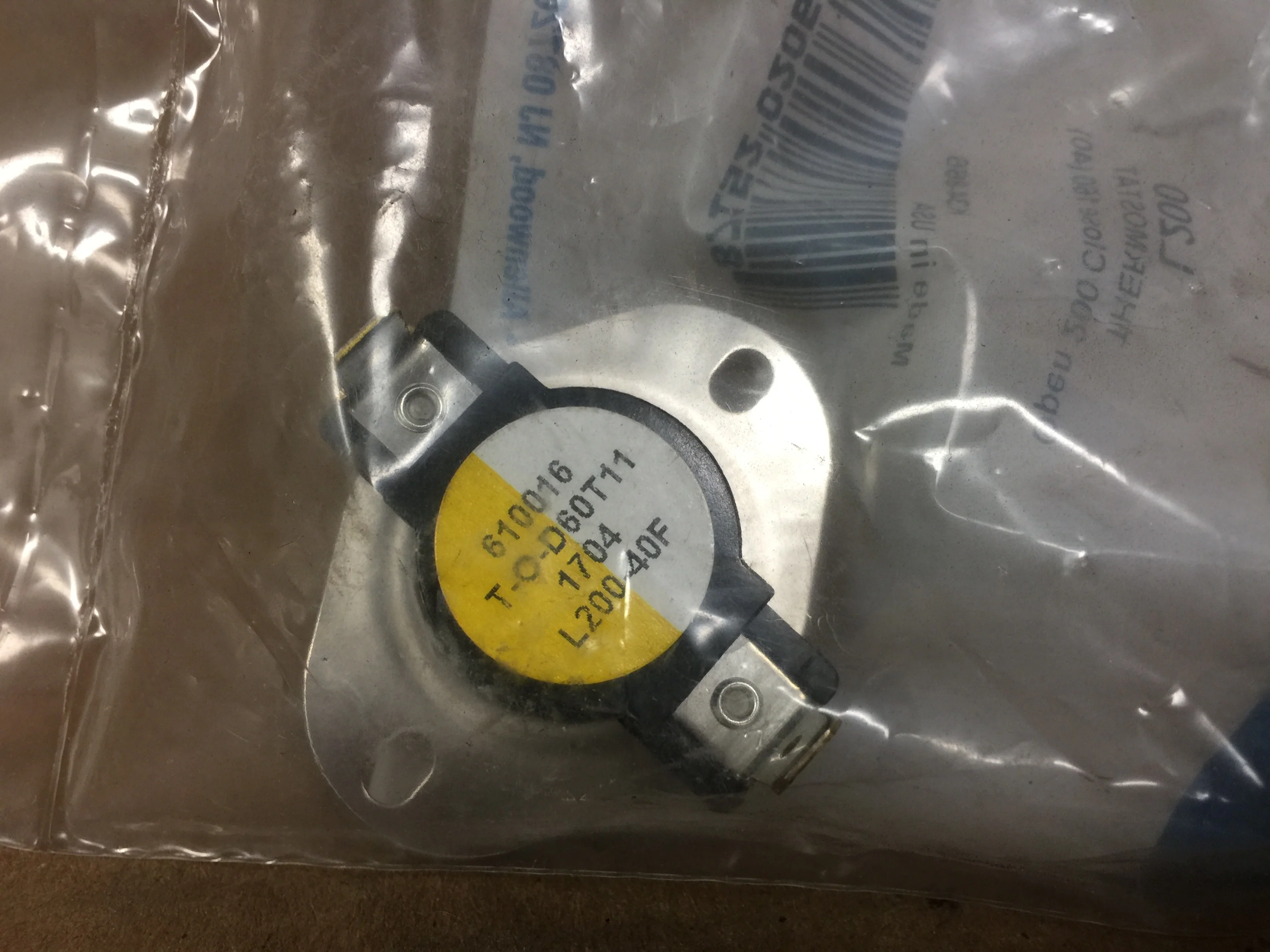 L200-40 Thermostat; Opens 200 Deg F, Close at 160 Deg F - Image 3