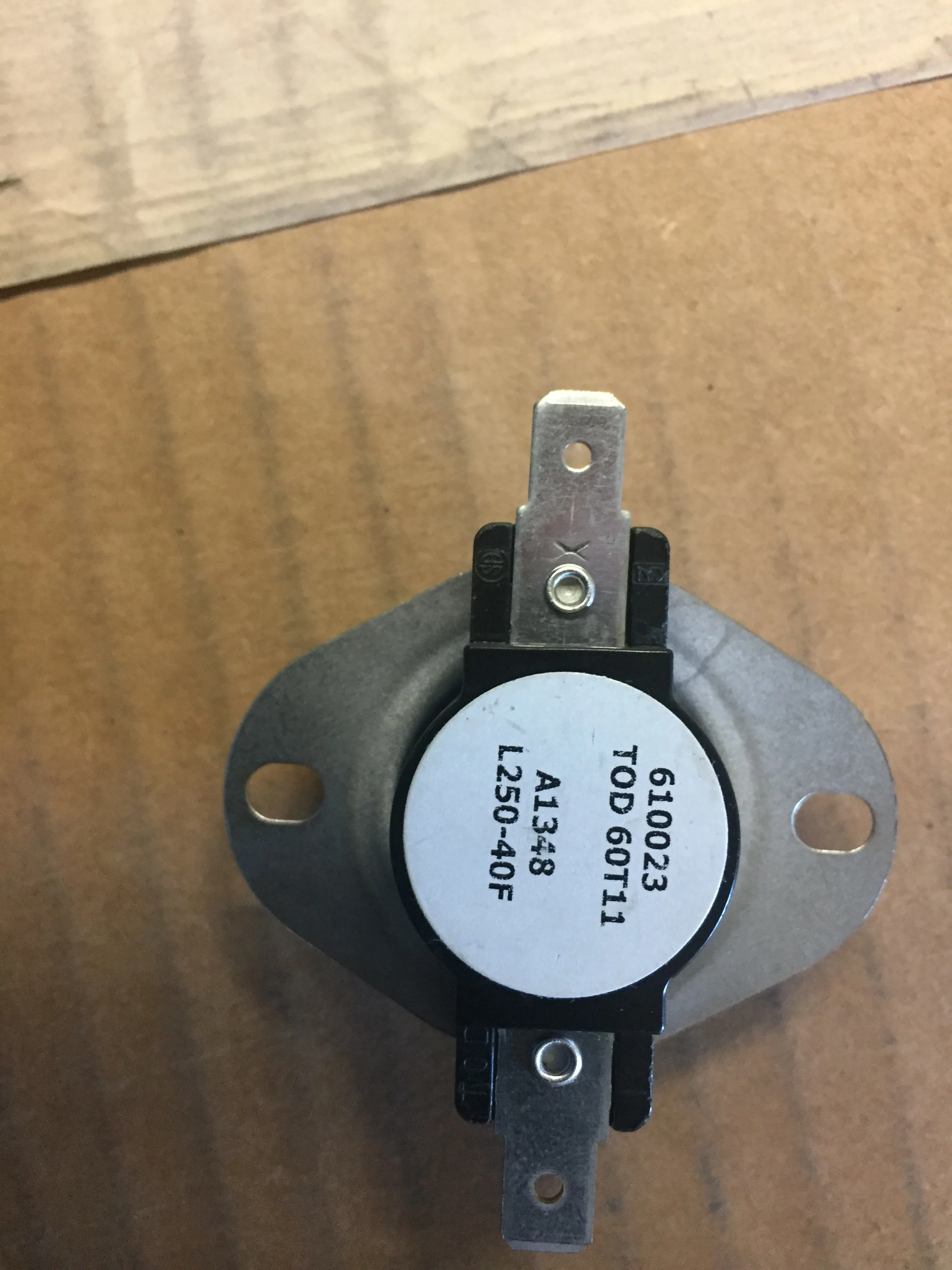 Limit Control Thermostat, Open:250, Close:210 (40) - Image 3