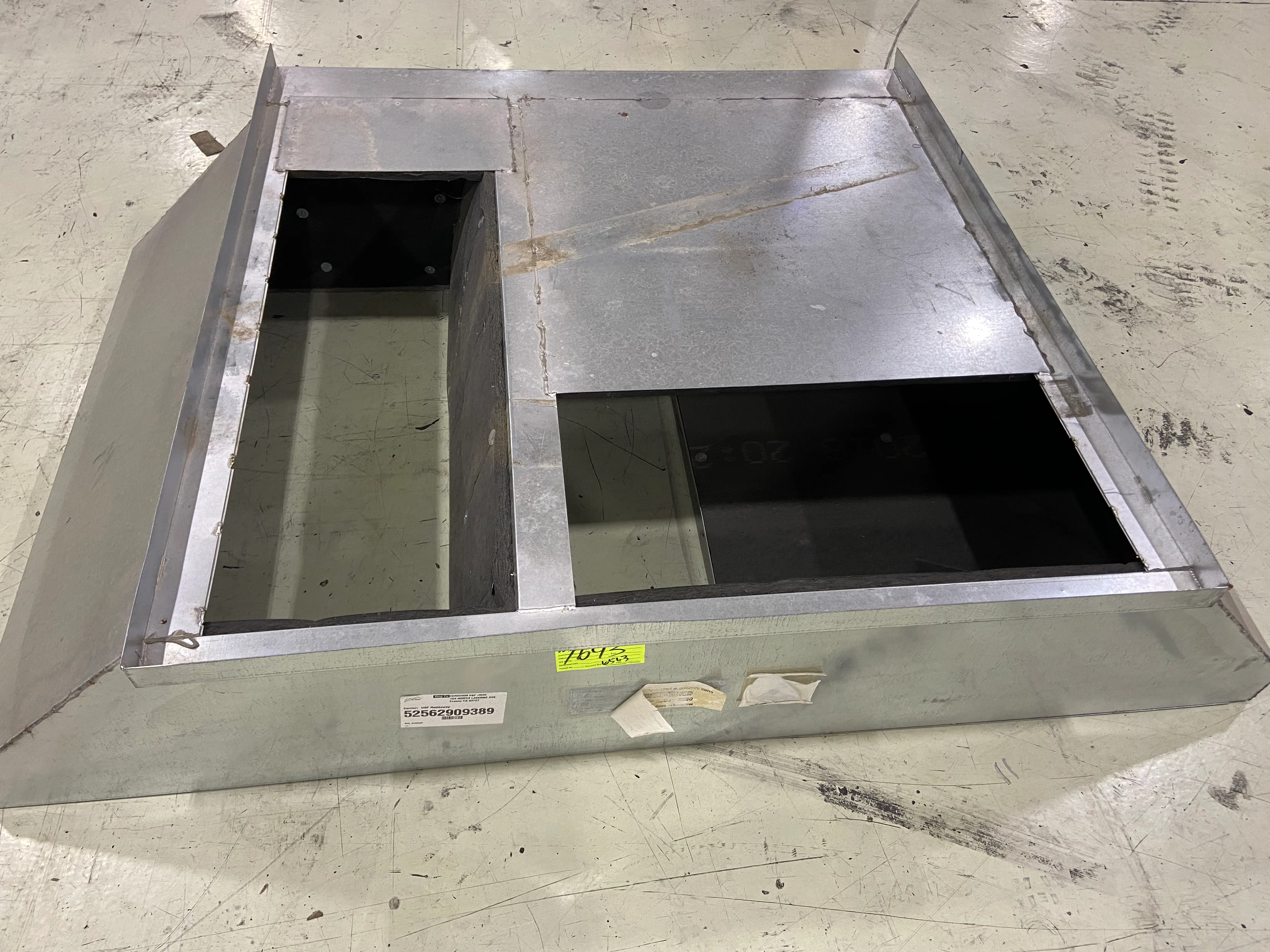 18" High Roof Curb Adapter with Duct Transition - Image 2