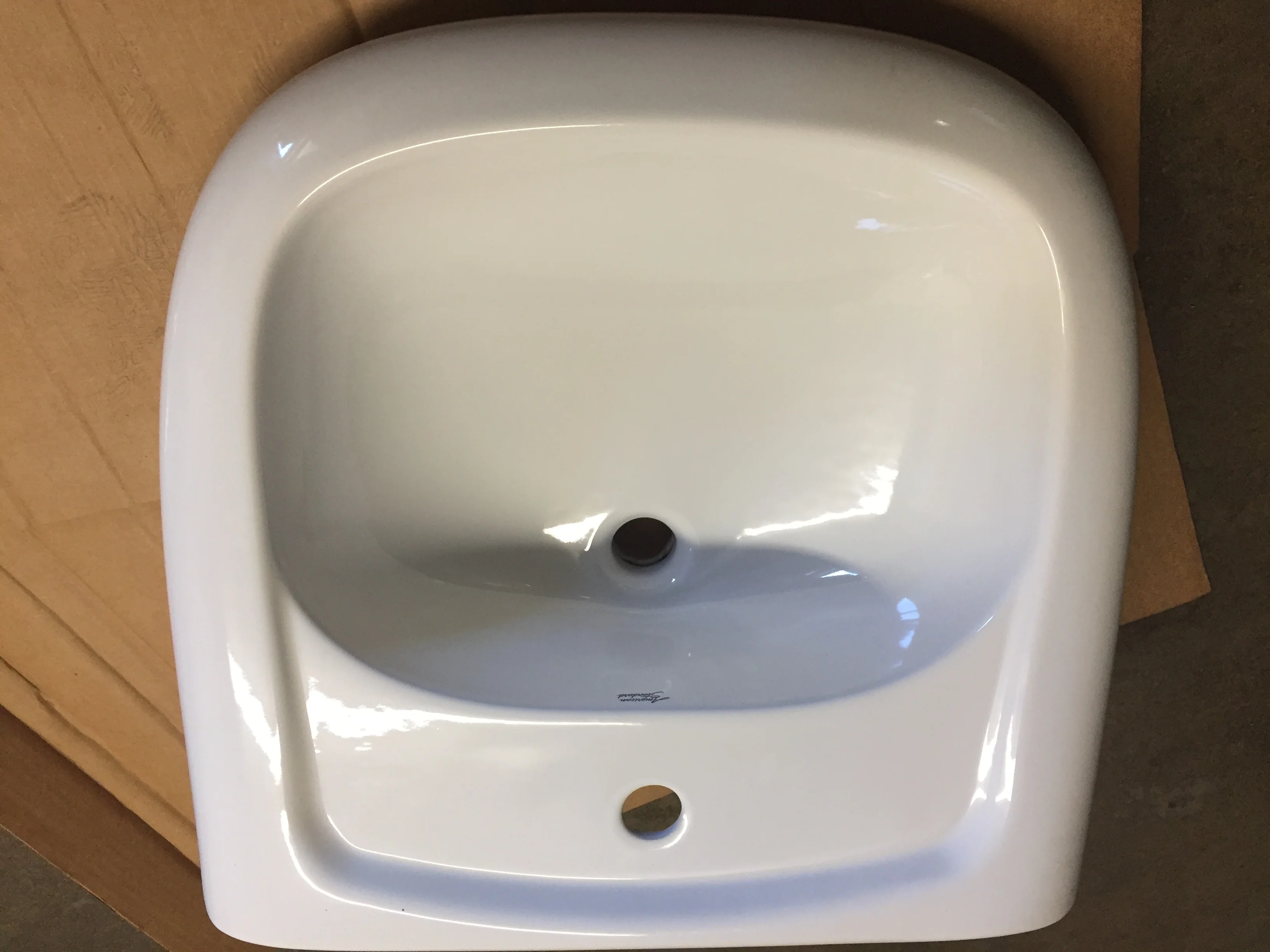 Murro Wall-Hung Bathroom Sink/Less Shroud