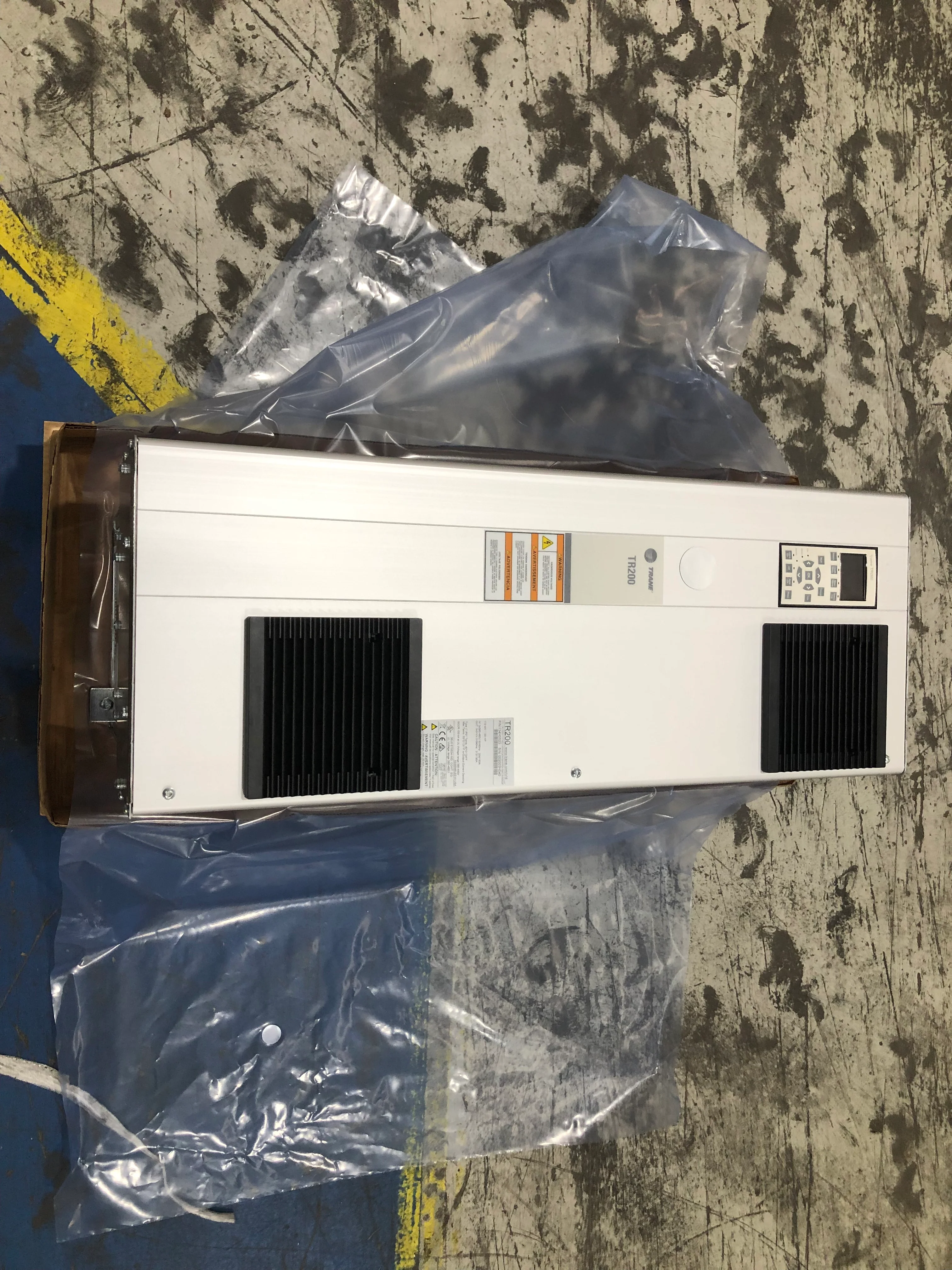 Nema 1 Vertical TR200 Series Variable Frequency Drive 460/50-60/3 - Image 2