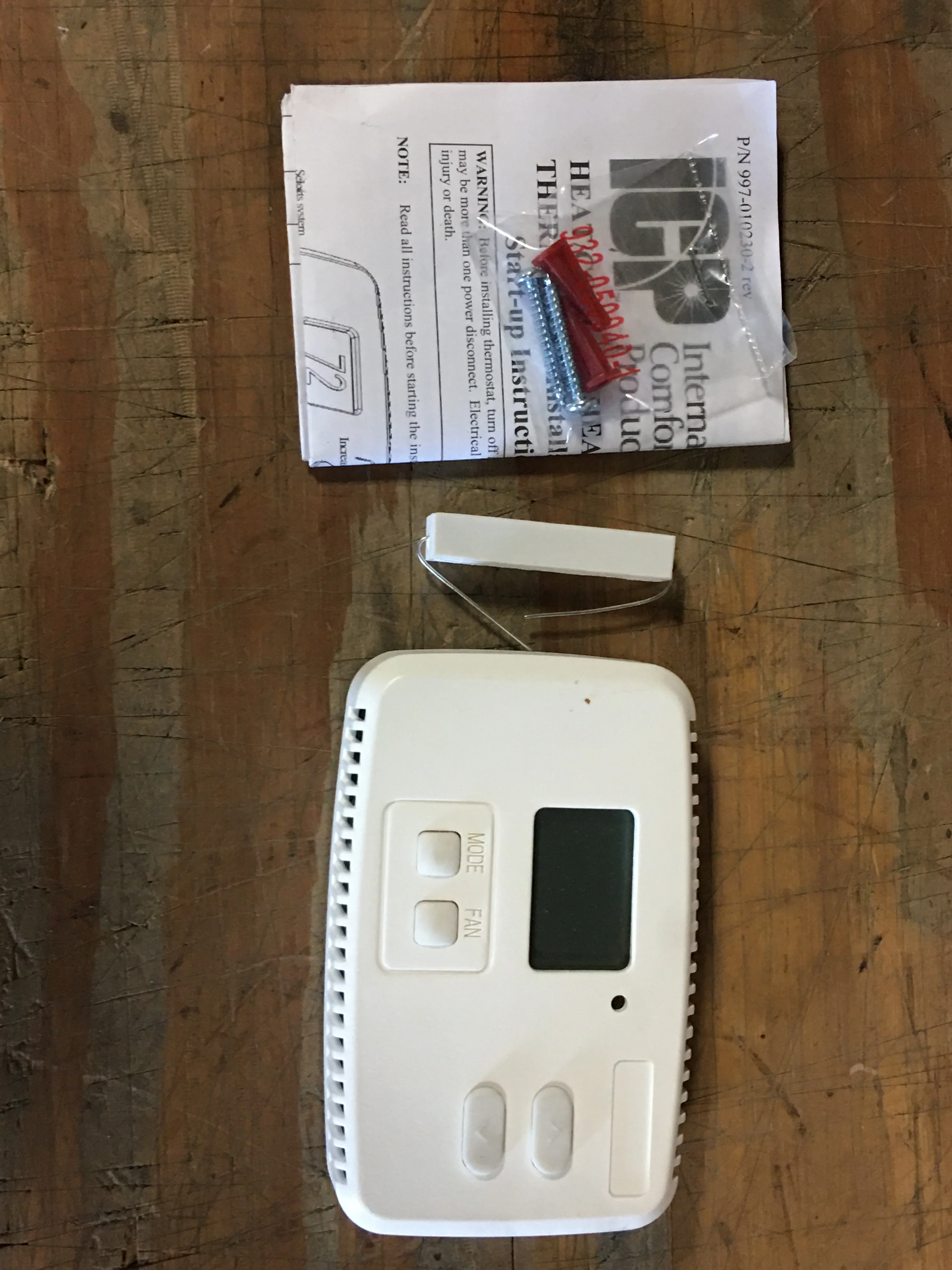 Non-Programmable Multi-Stage 24V Heat Pump Thermostat - Image 3