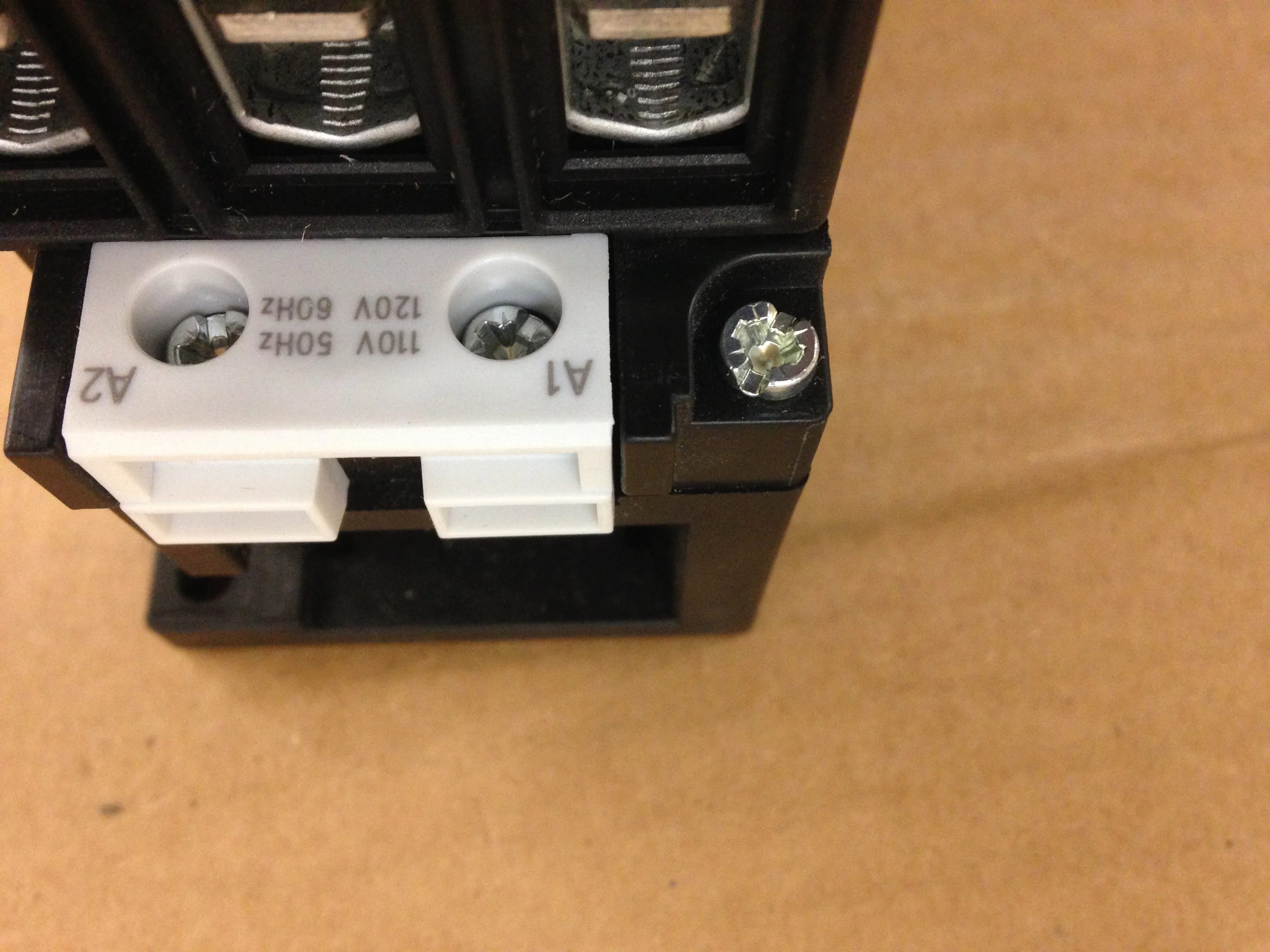 Non-Reversing Contactor, AC-3 18, 5kW/400V, AC110V @ 50 Hz/120V @ 60Hz, Size S2, 3Pole, 3 Phase - Image 5
