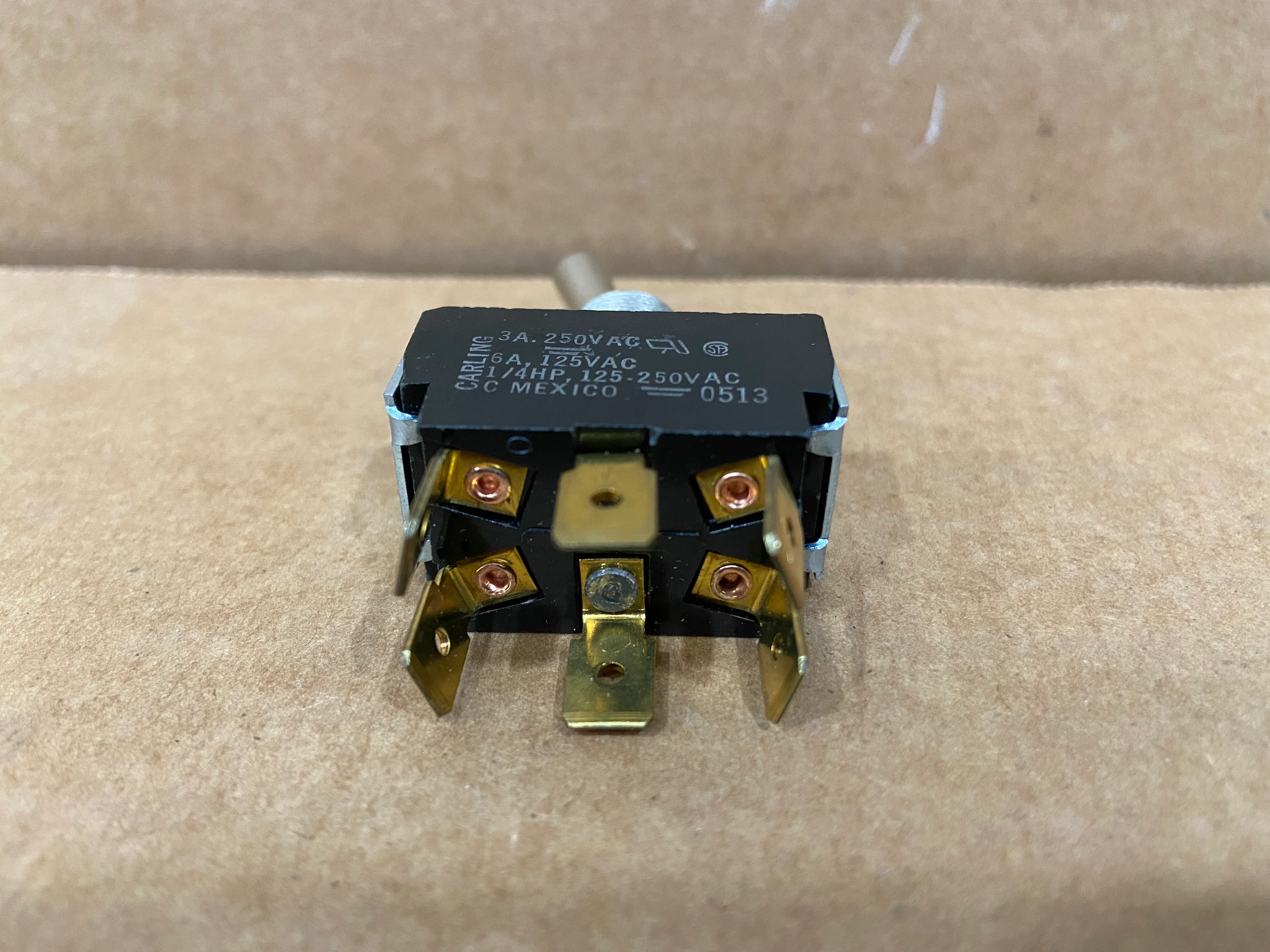 ON-NONE-ON TOGGLE SWITCH 3/6AMP 125/250VOLT - Image 2