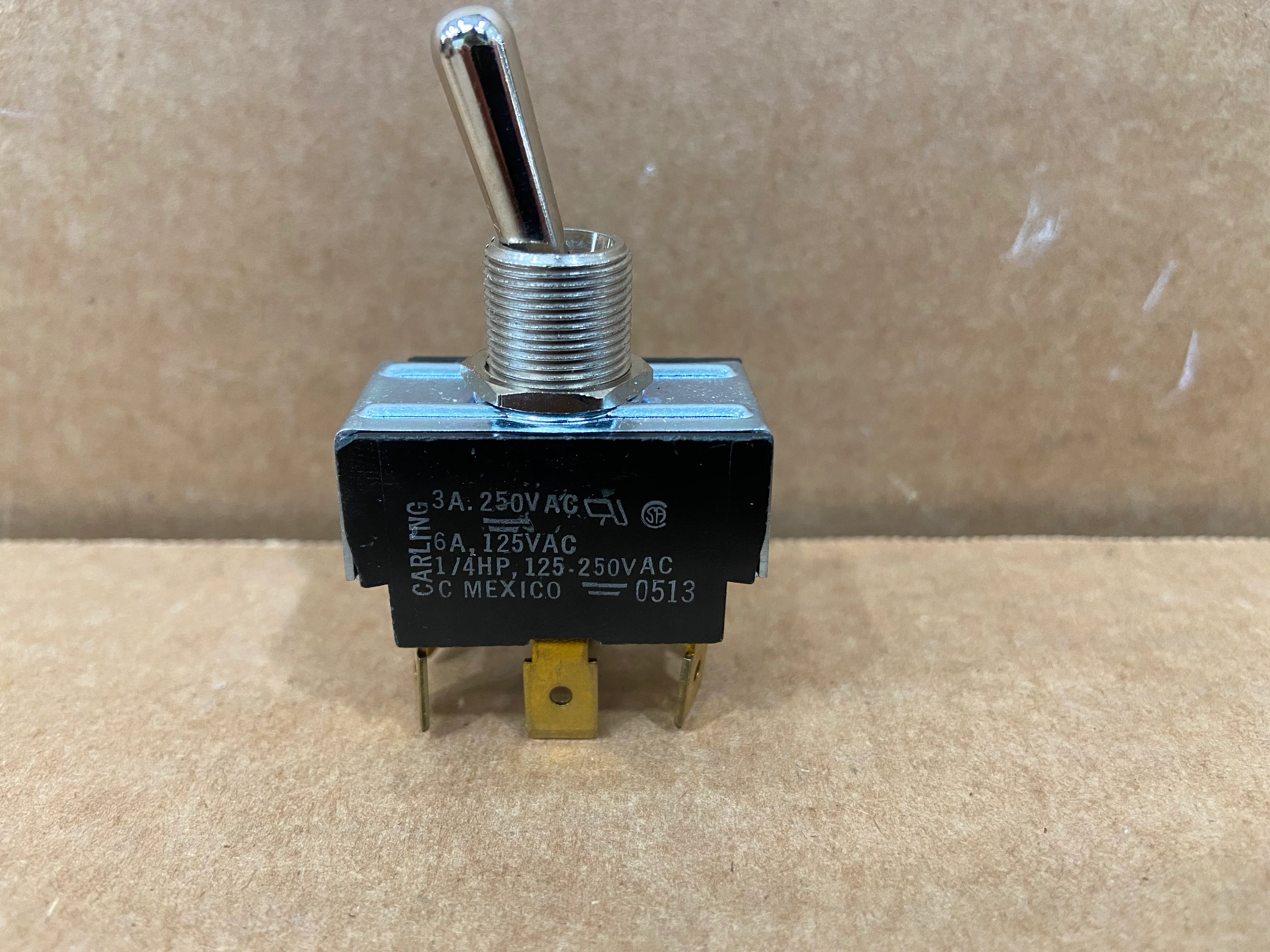 ON-NONE-ON TOGGLE SWITCH 3/6AMP 125/250VOLT - Image 3