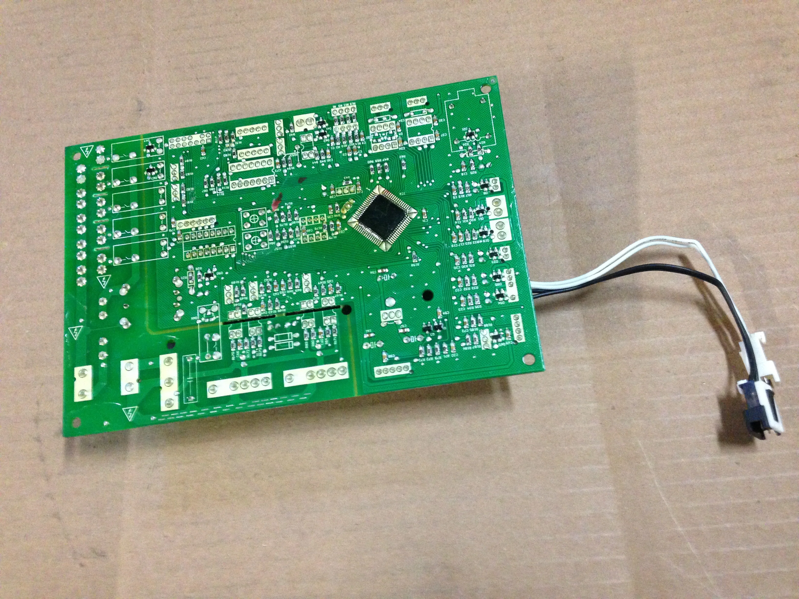 Outdoor Unit Main Control Board Assembly - Image 3