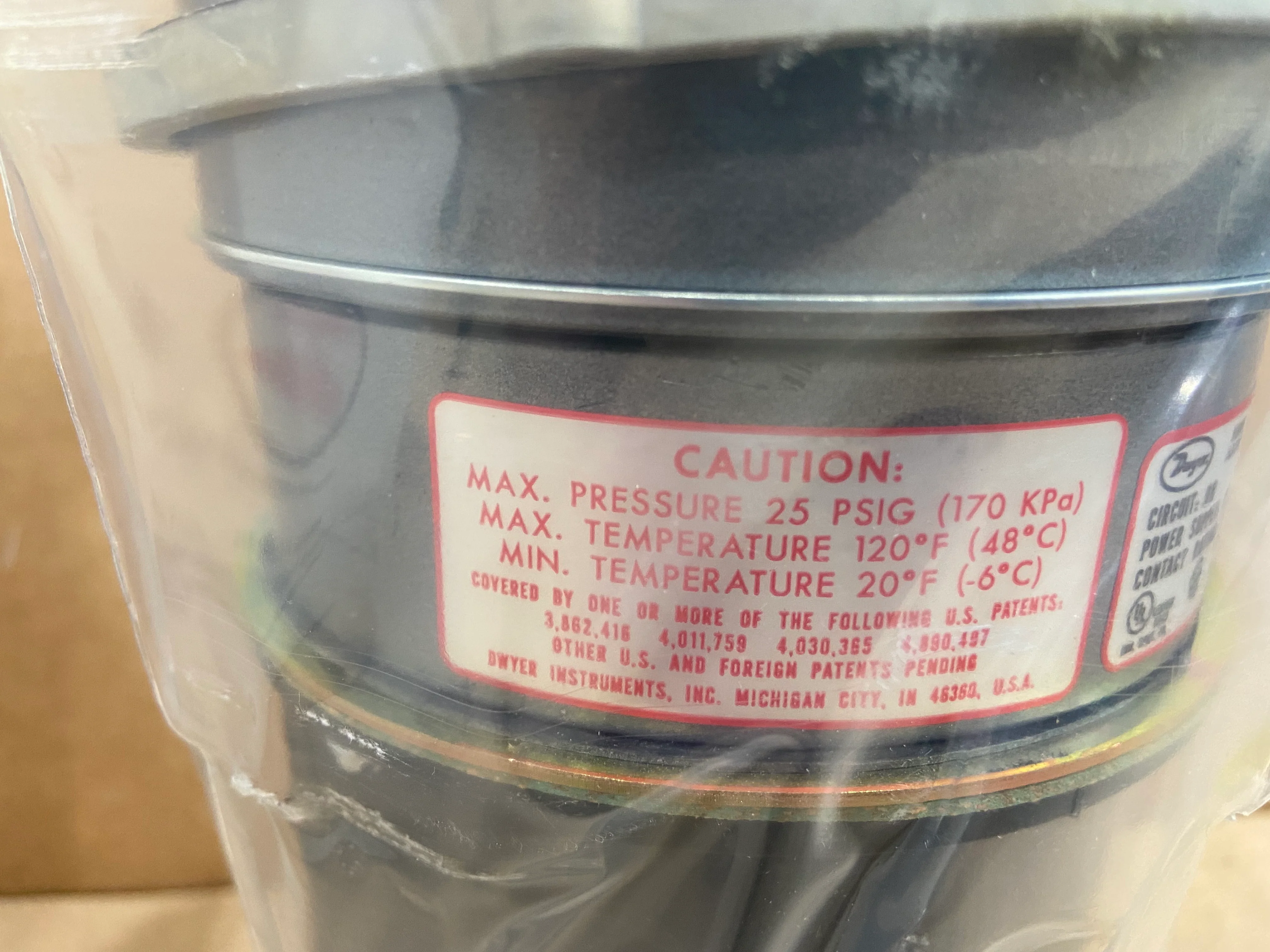 Photohelic 3 In 1 Indicating Guage 120/50-60 6 Watts - Image 3