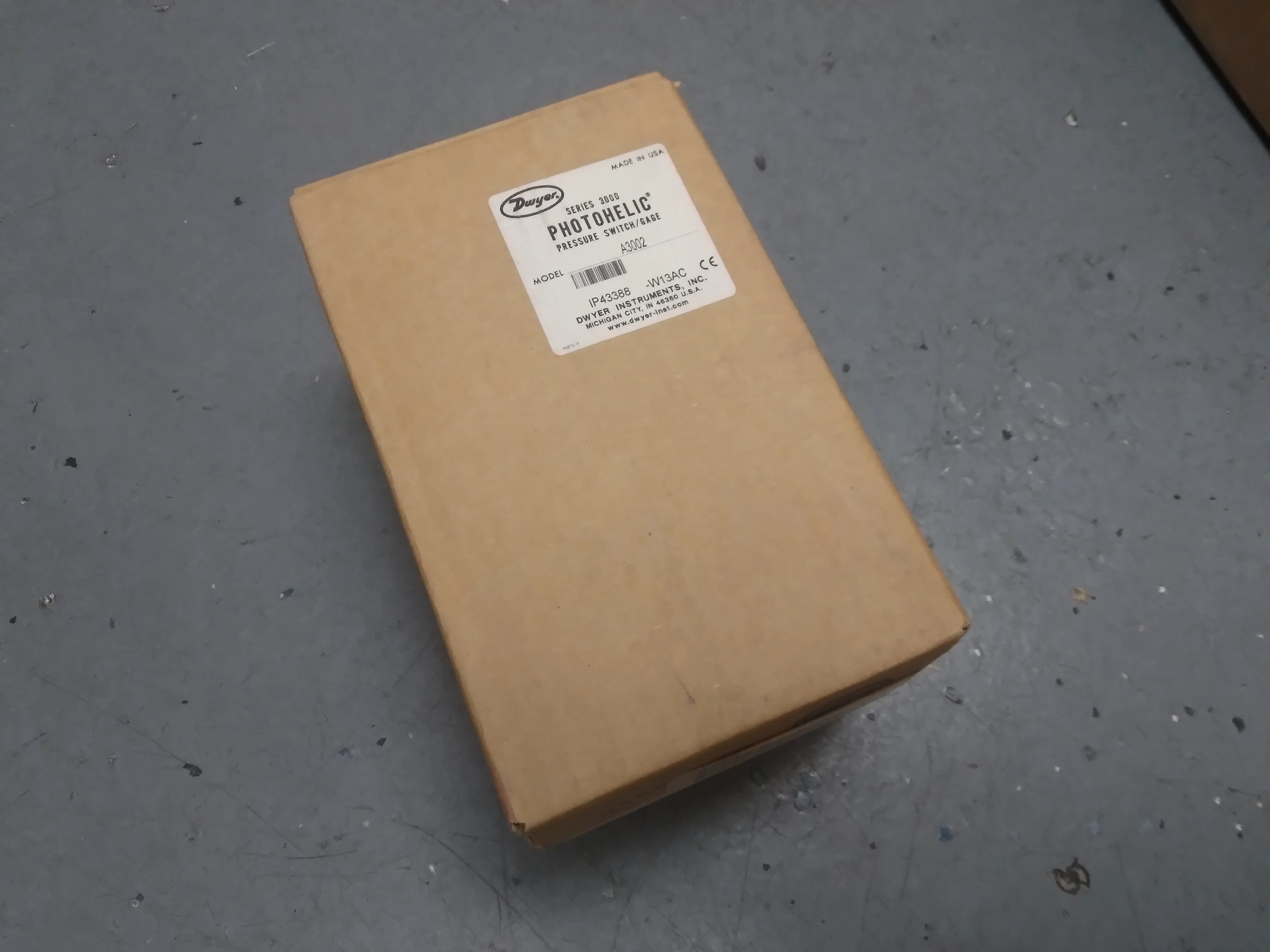 Photohelic Differential Pressure Gauge.Type 0 to 2" WC - Image 8