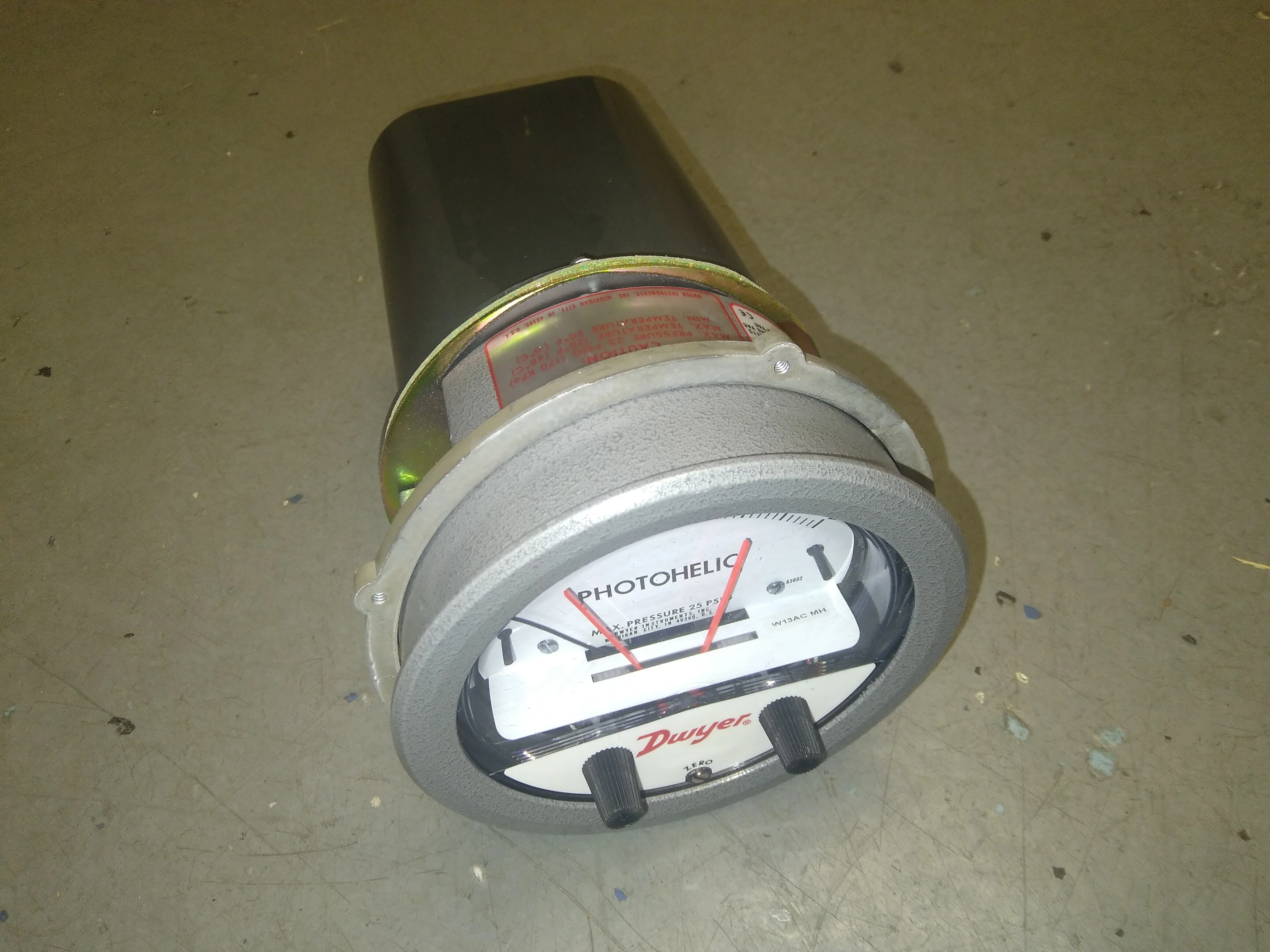 Photohelic Differential Pressure Gauge.Type 0 to 2" WC - Image 9