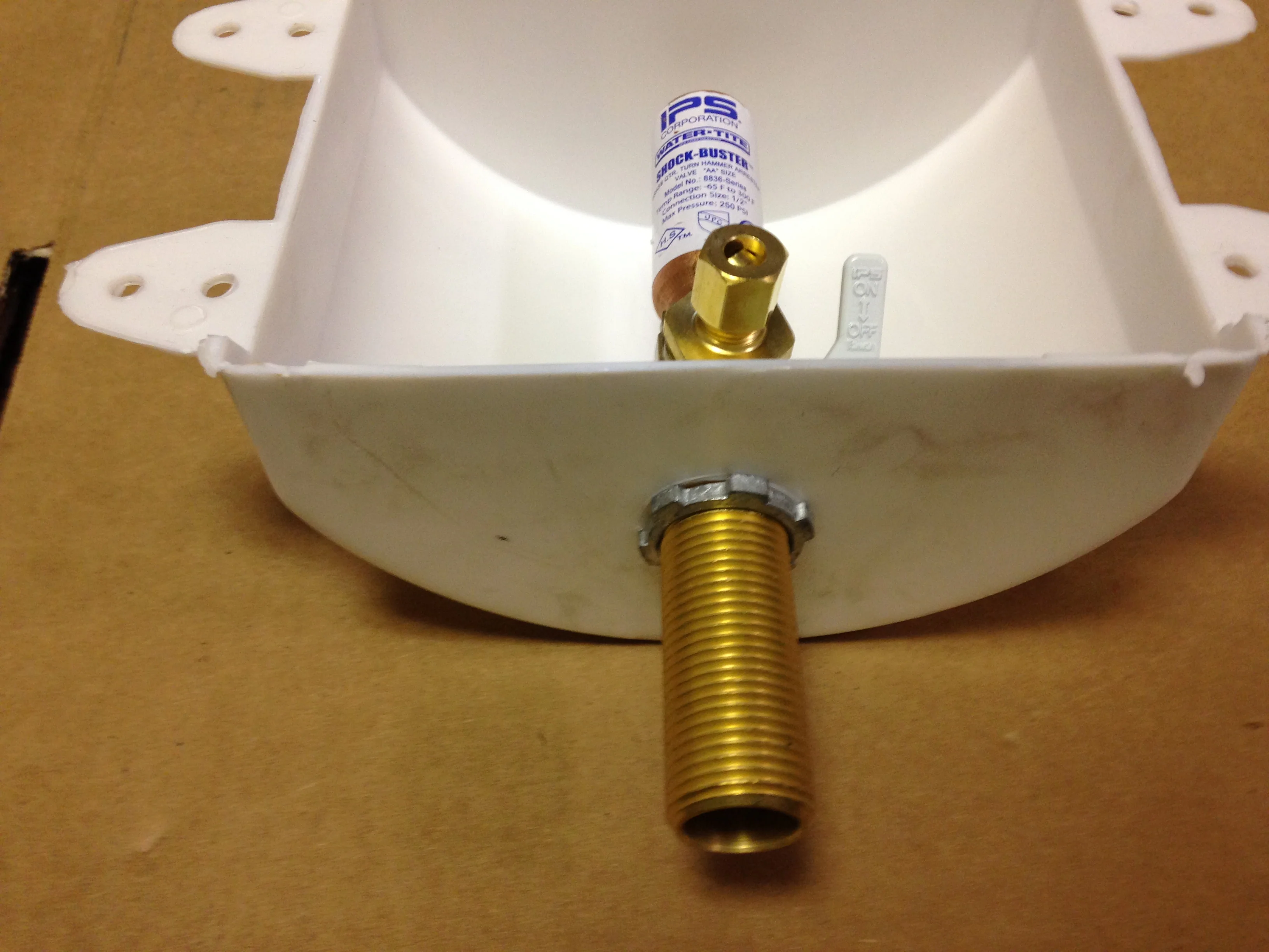 PLASTIC SQUARE ICE MAKER OUTLET BOX WITH LEAD FREE QUARTER TURN ARRESTER VALVE - Image 3