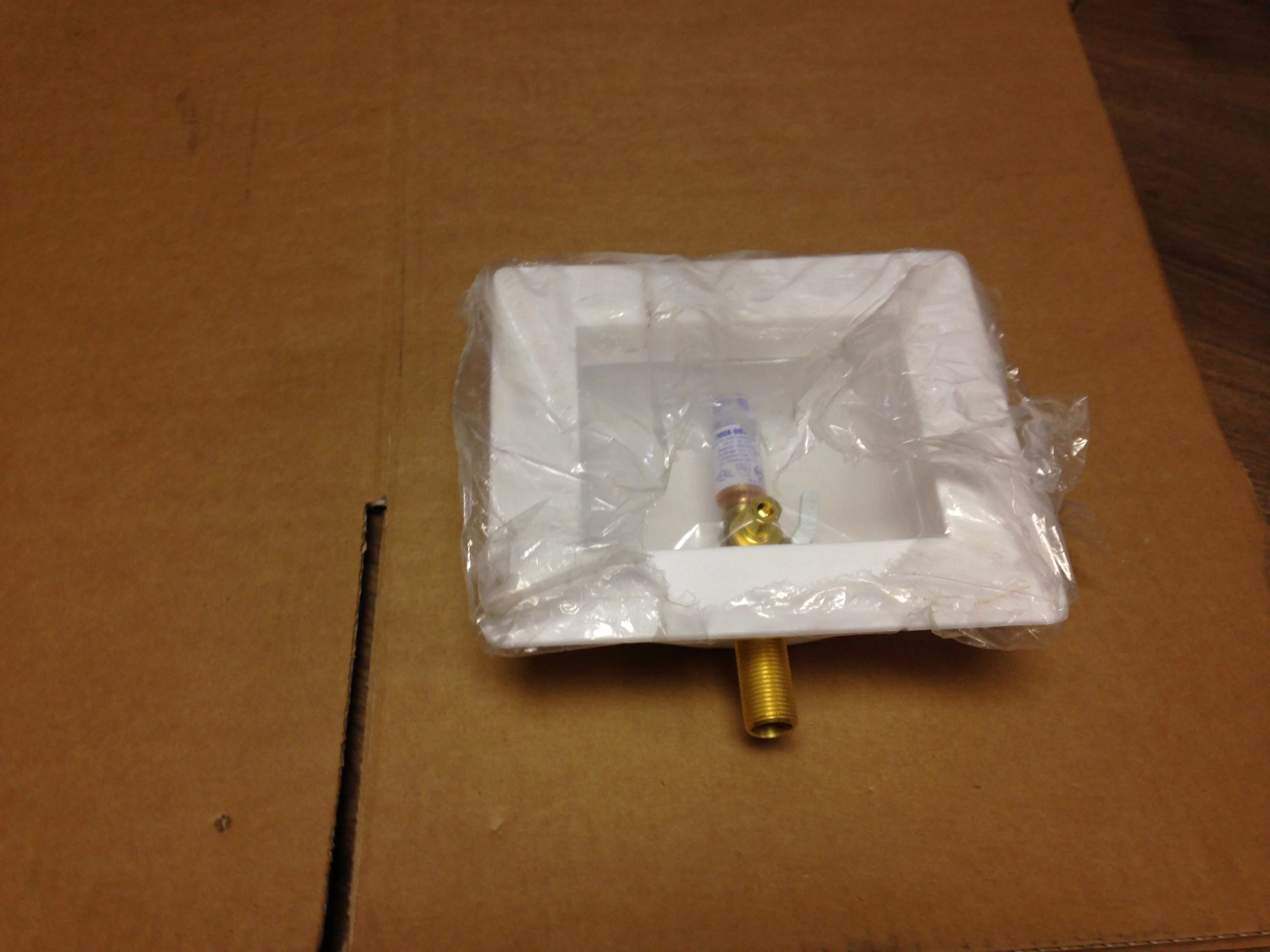 PLASTIC SQUARE ICE MAKER OUTLET BOX WITH LEAD FREE QUARTER TURN ARRESTER VALVE - Image 5