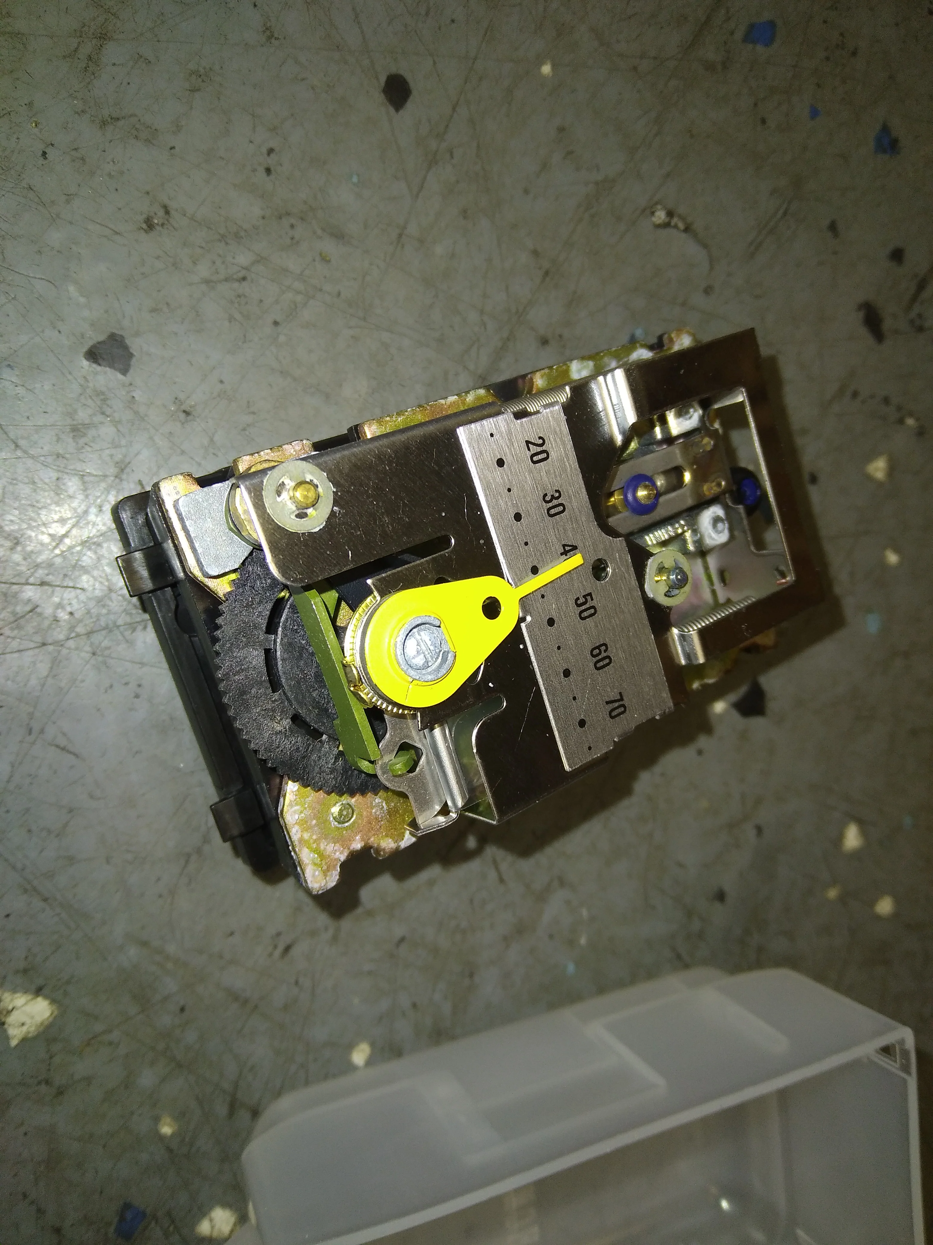 PNEUMATIC SPACE HUMIDISTAT - Image 2