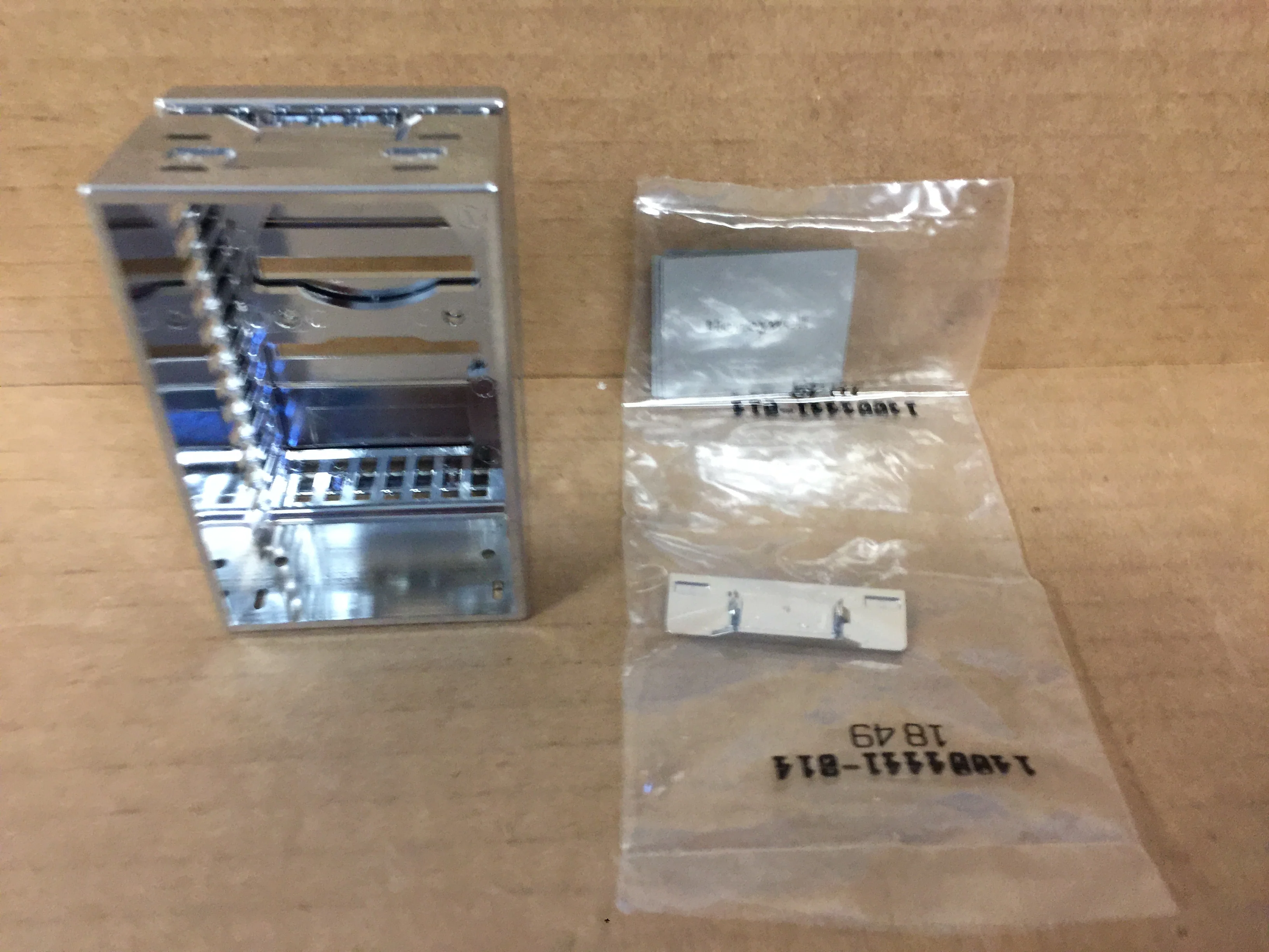 Pneumatic Thermostat Cover; Bright Chrome, Horizontal and Vertical Windows, 60 Deg F to 90 Deg F - Image 2