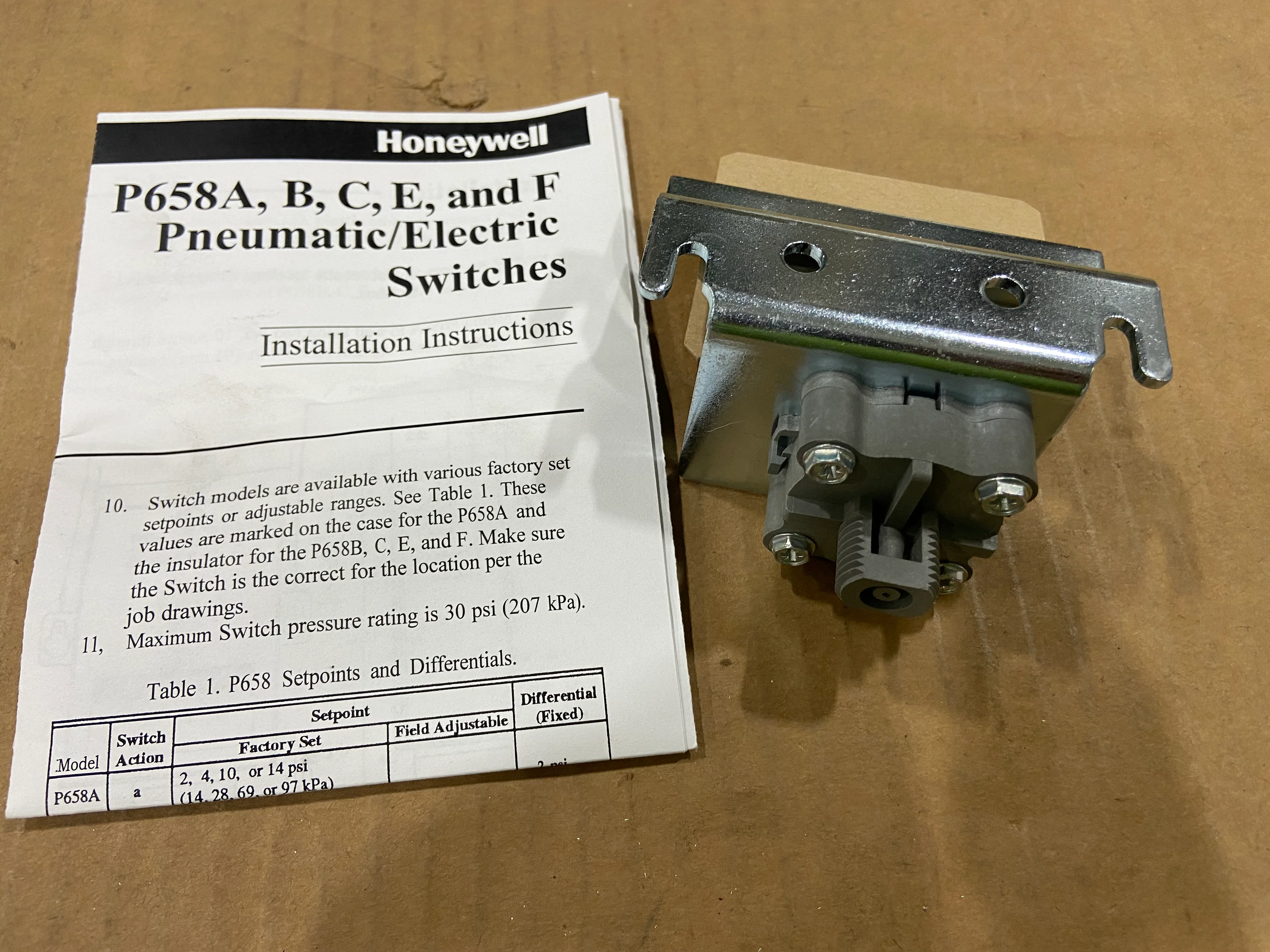 Pneumatic/Electric Relay Set Point 10PSI 25Amp 125/250/277/480 Volt - Image 6