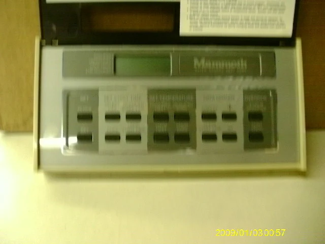 Programmable Commercial Heat Pump Thermostat - Image 3