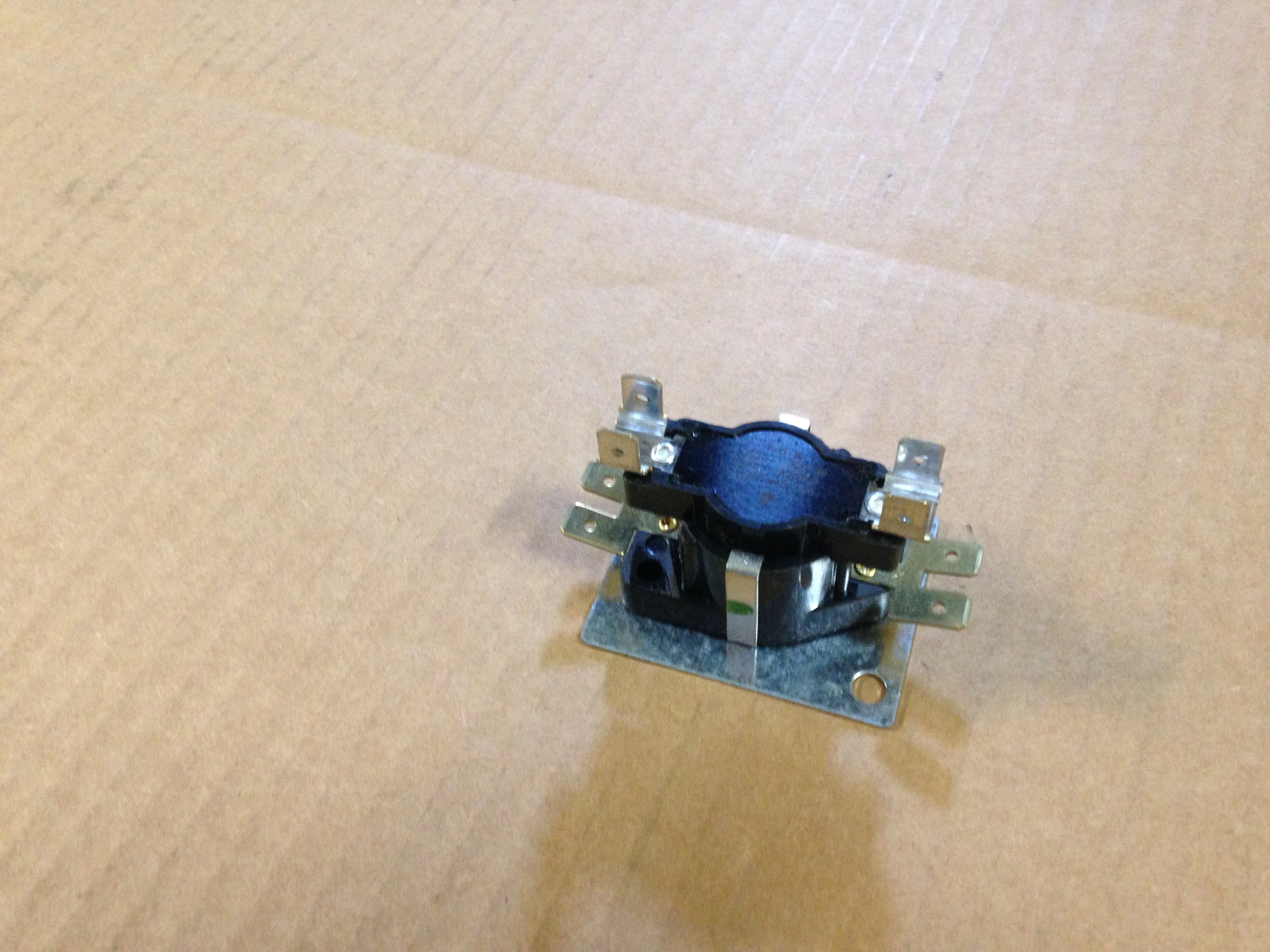 Relay Type 12S0 Style 305005, 24V
