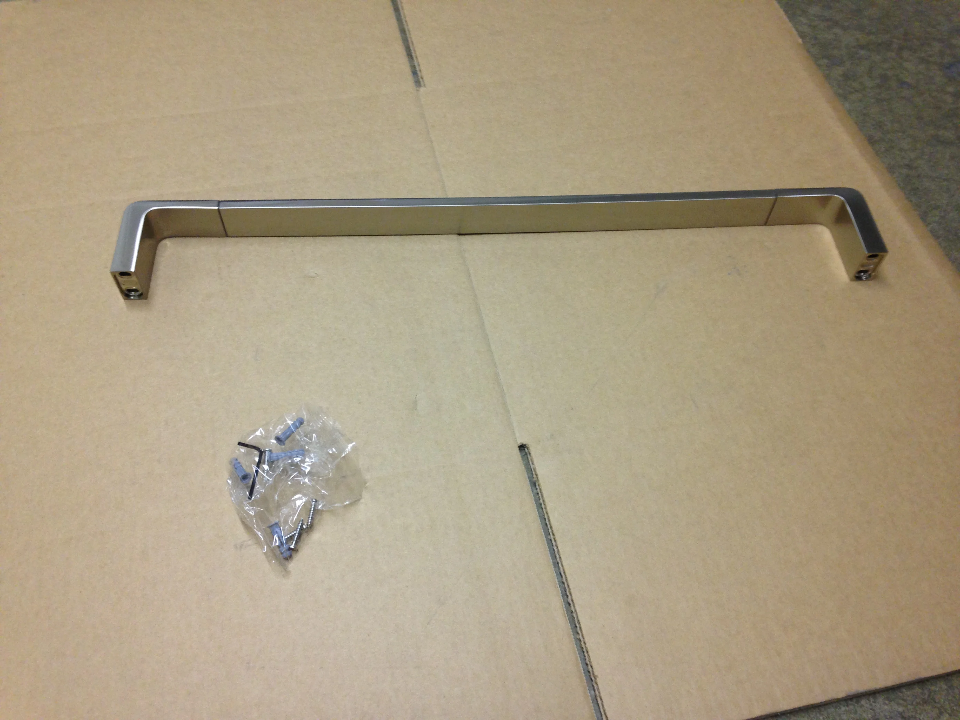Rem 24 Towel Bar - Image 2