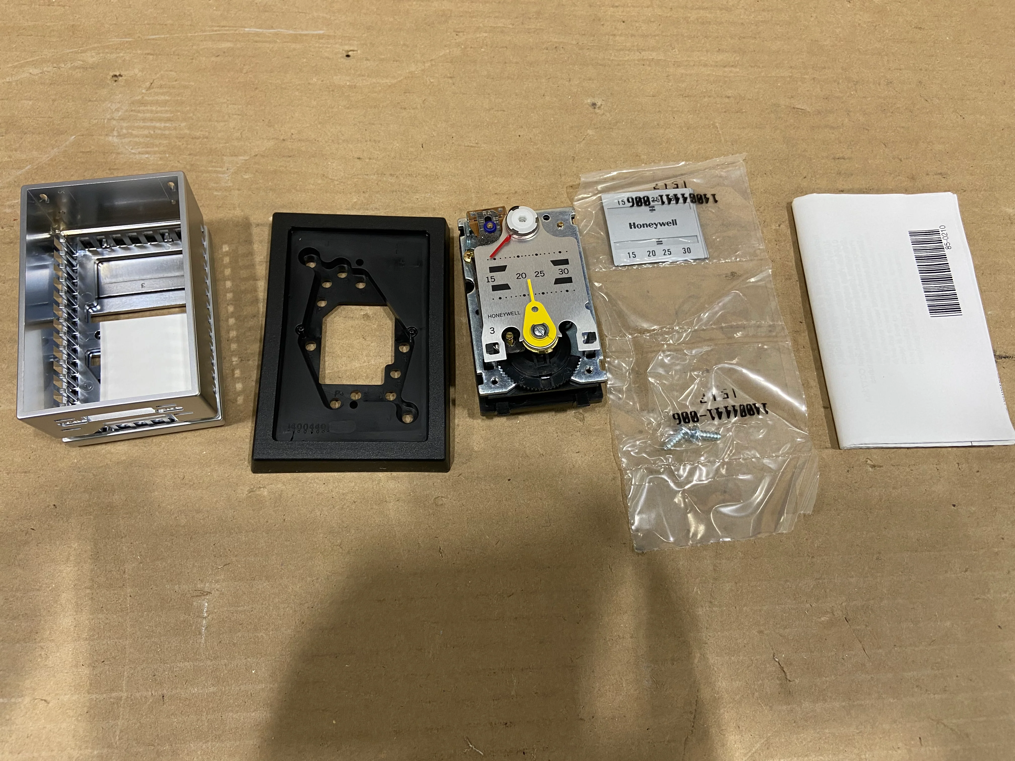 Reverse Acting Pnematic Thermostat 60-90F - Image 3