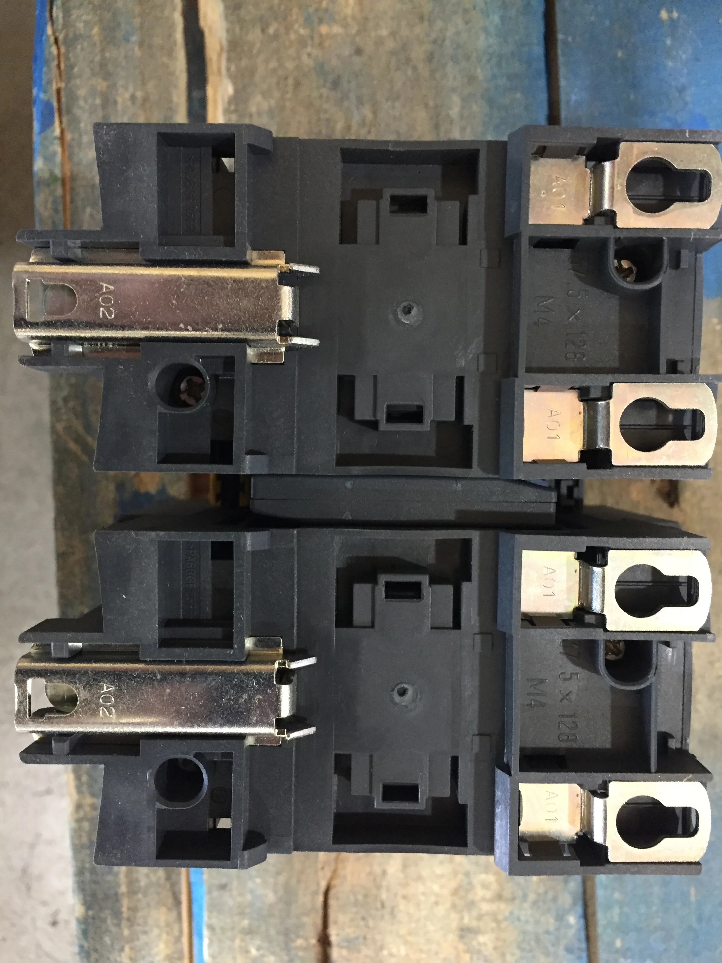 Reversing Contactor 3-Pole  Coil Voltage:120VAC 50/60Hertz  50Amp 40HP 200-600 VAC - Image 4
